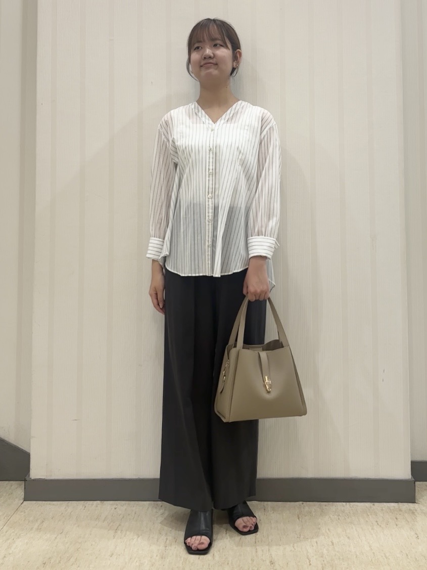 ちひさんの「INDIVI｜【褒められパンツ／洗える／ウエストゴム】ワイドタックパンツ」を使ったコーディネート