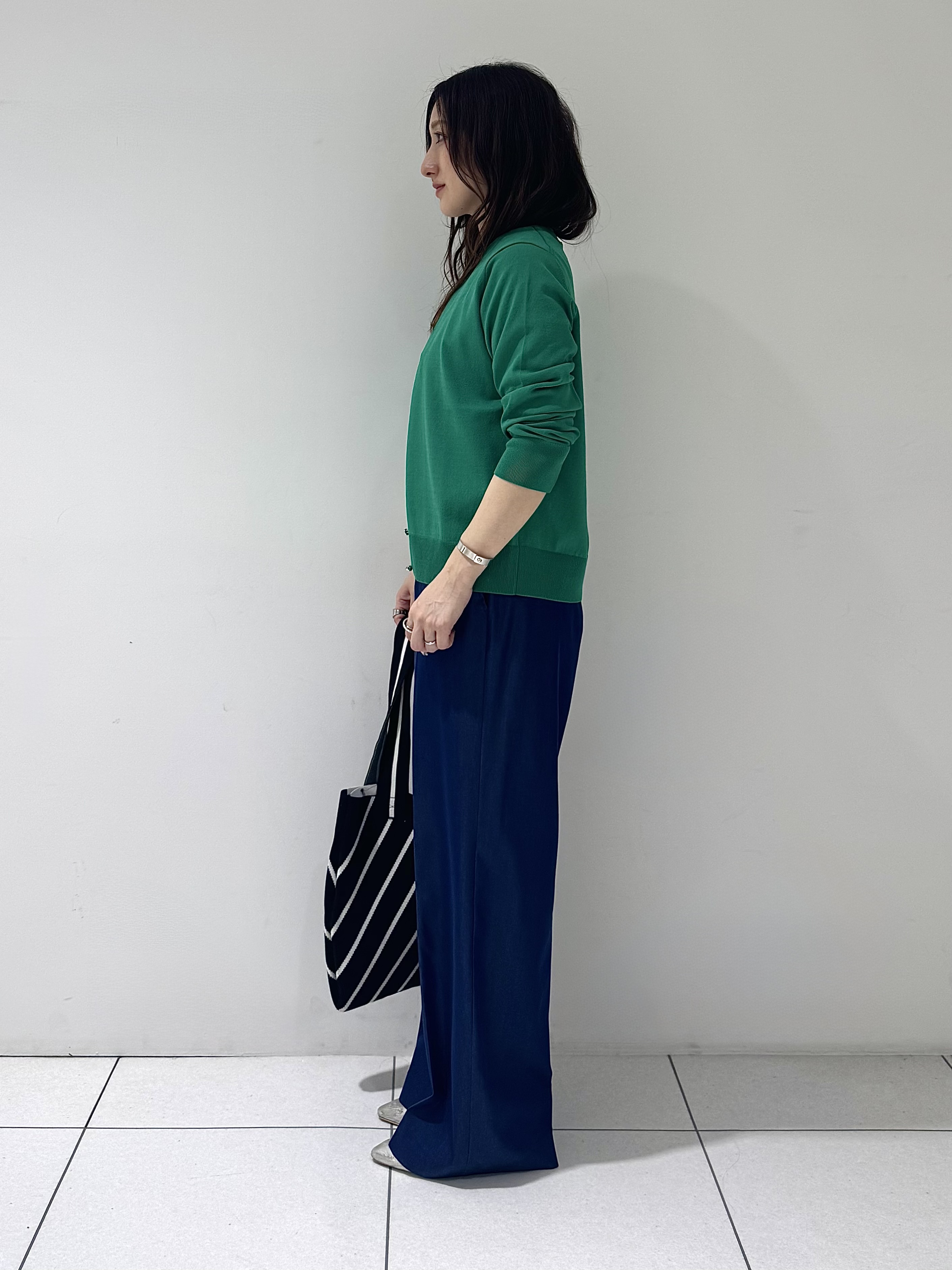 そんさんの「INDIVI｜【UVケア/接触冷感／アンサンブル】丸首カーディガン＆袖スリット5分袖ニット」を使ったコーディネート