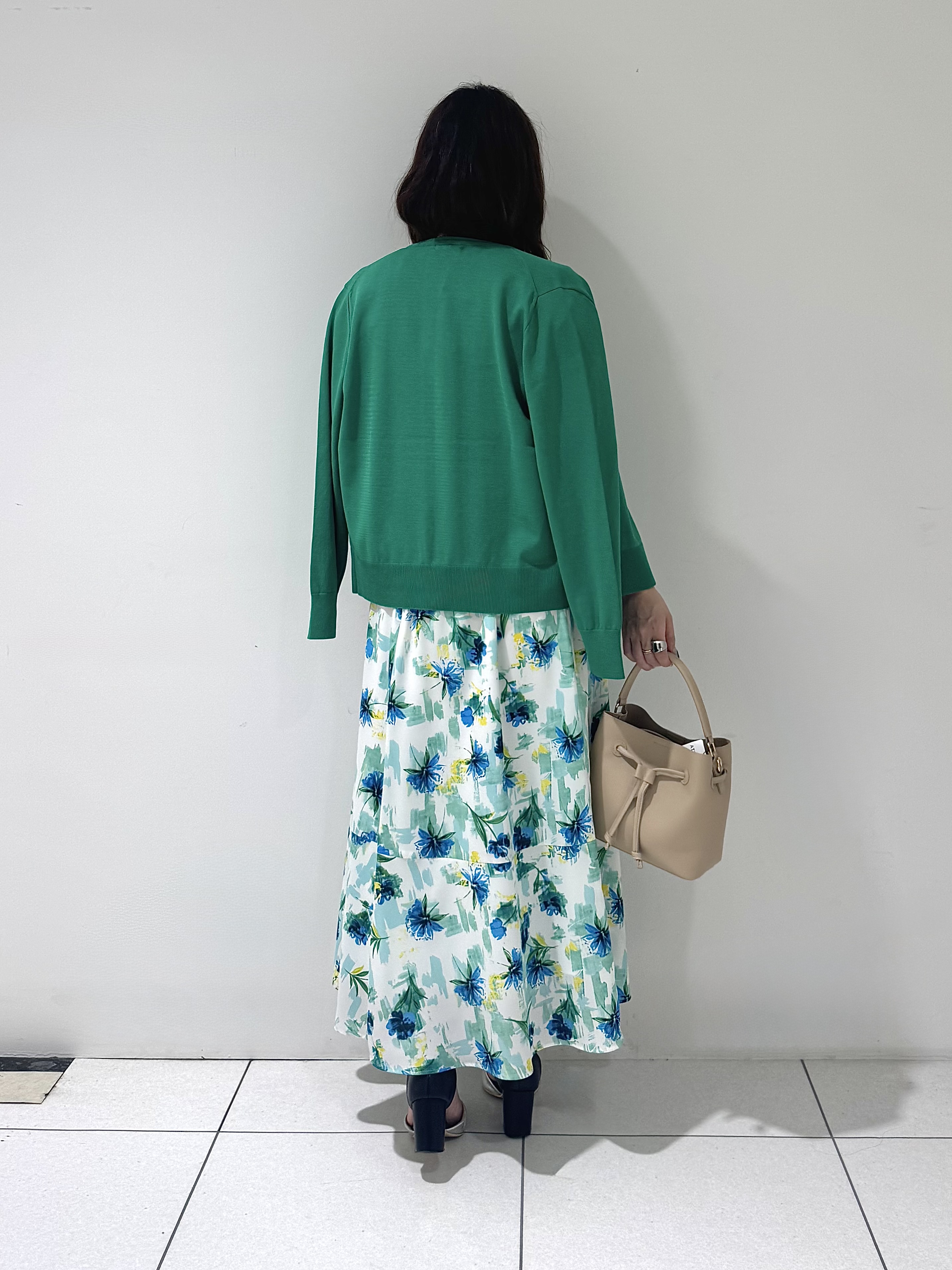 そんさんの「INDIVI｜【UVケア/接触冷感／アンサンブル】丸首カーディガン＆袖スリット5分袖ニット」を使ったコーディネート