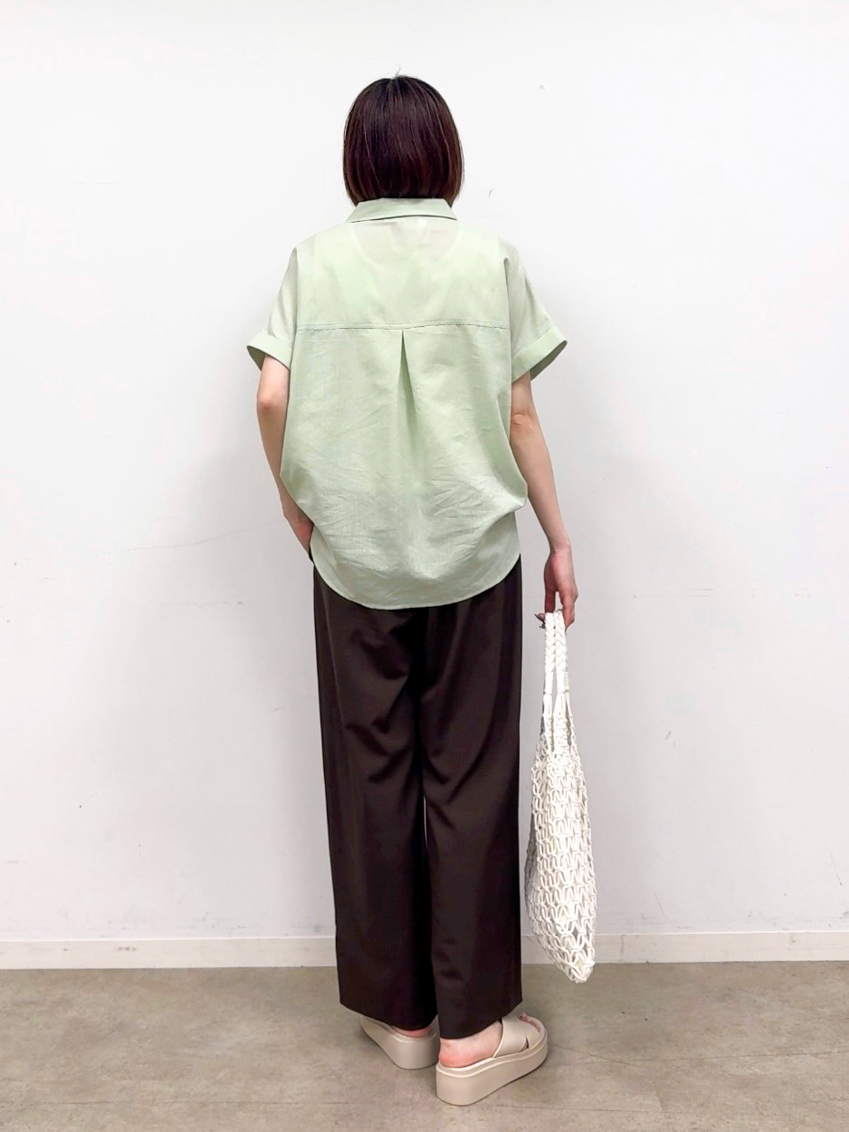 𝐜𝐡𝐢𝐤𝐚さんの「SHOO･LA･RUE｜【ひんやり/UV】インせず着られる フレンチリネンスキッパーシャツ」を使ったコーディネート