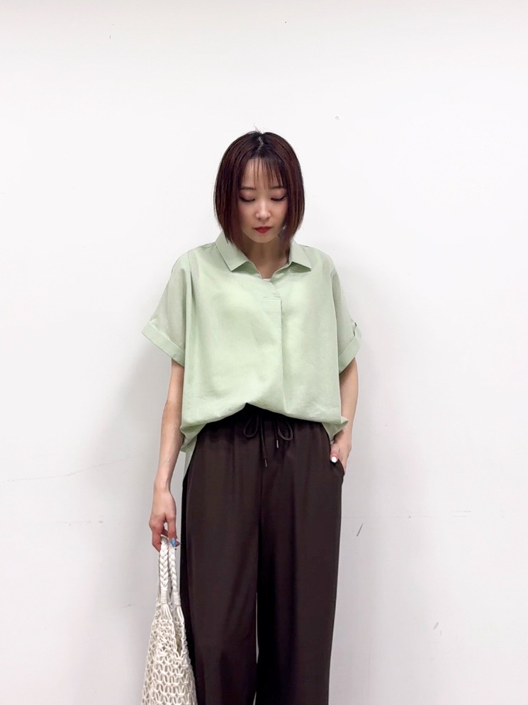 𝐜𝐡𝐢𝐤𝐚さんの「SHOO･LA･RUE｜【ひんやり/UV】インせず着られる フレンチリネンスキッパーシャツ」を使ったコーディネート