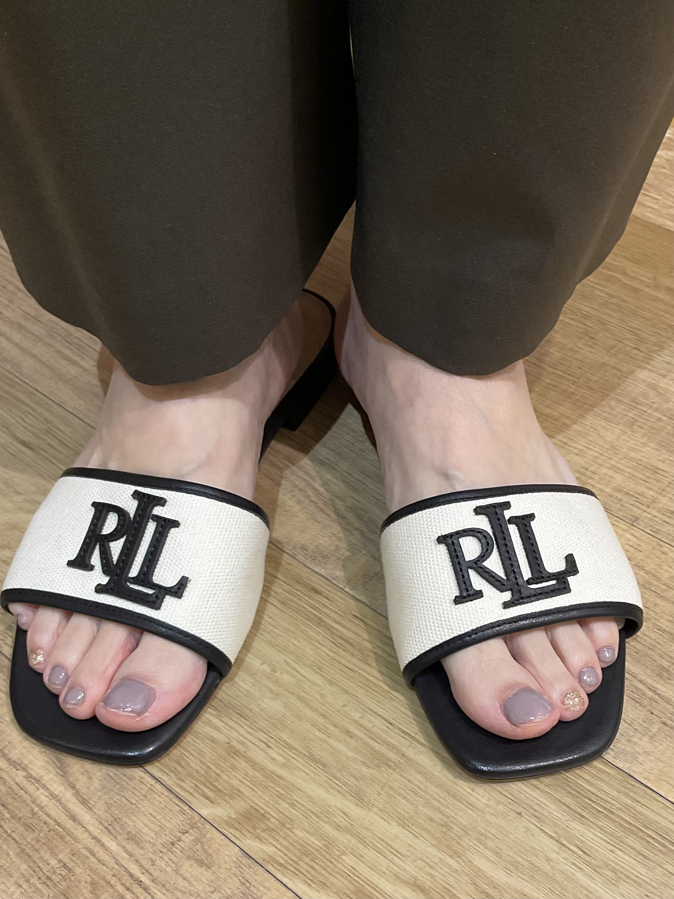 Hiwatashiさんの「DRESSTERIOR｜ウォッシャブルスキッパークロップドニット」を使ったコーディネート