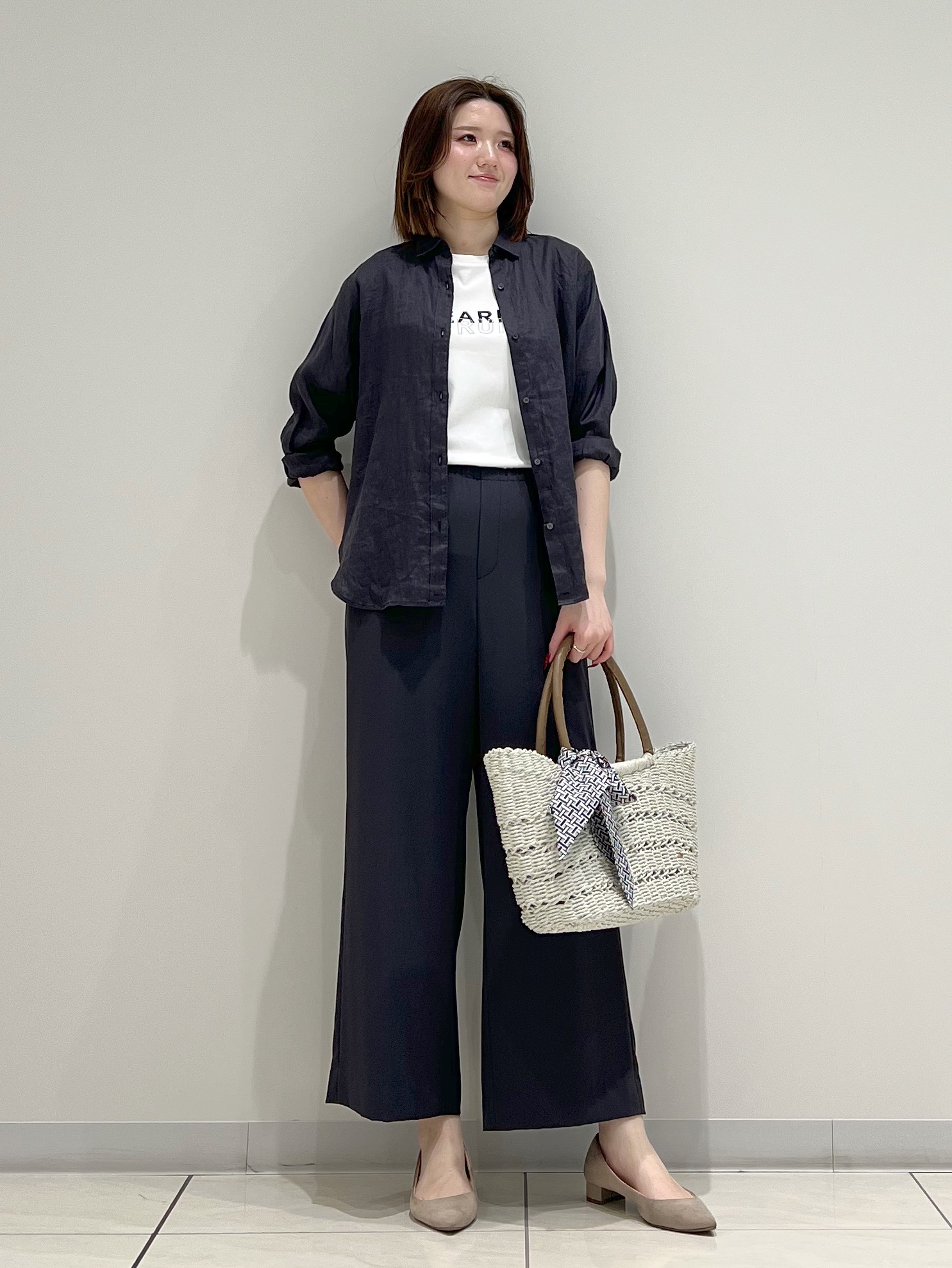 T.Kさんの「INDIVI｜【さらに軽く軽快！／着る日傘】イージーワイドパンツ」を使ったコーディネート