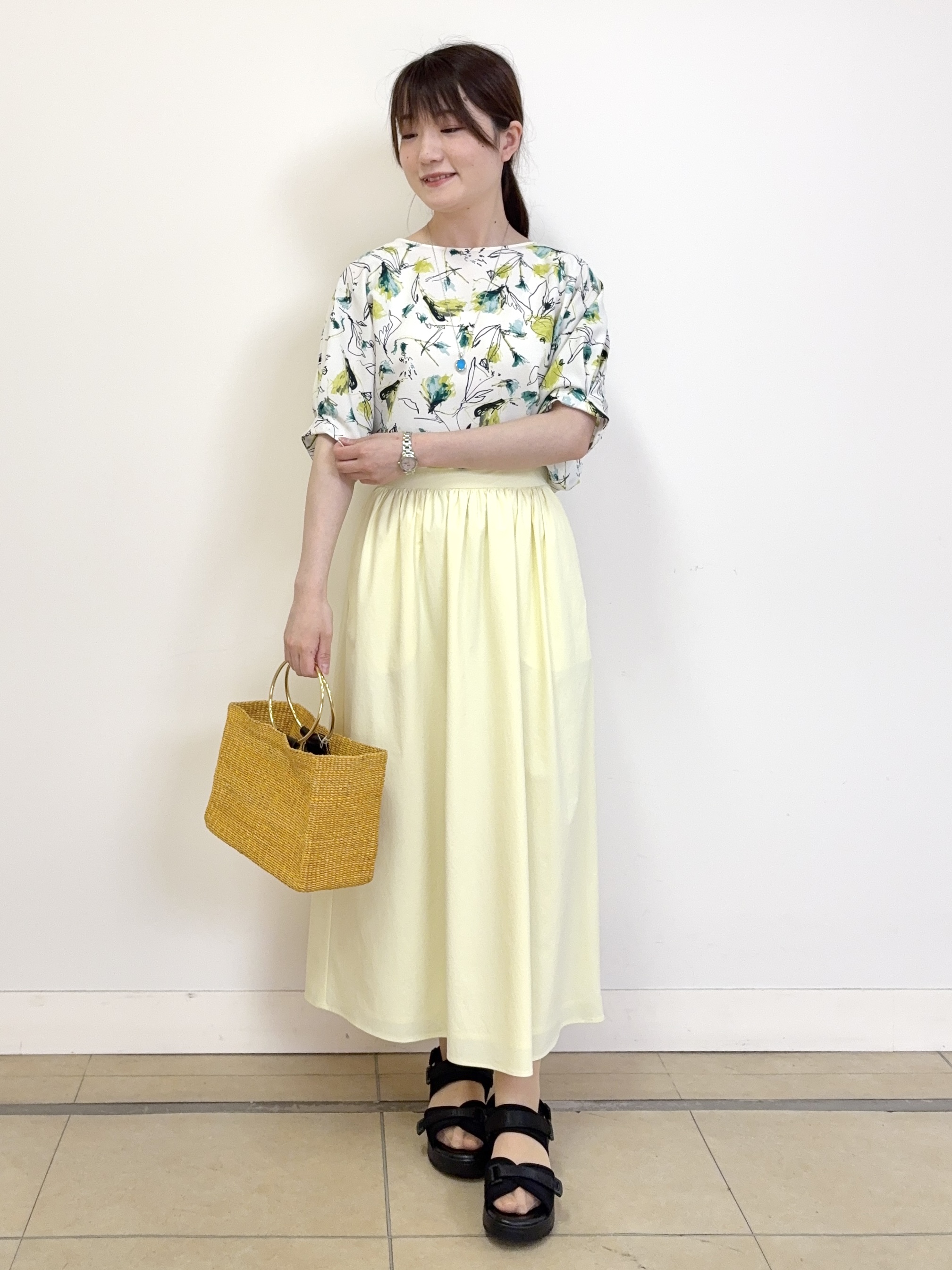 mikiさんの「Reflect｜【セットアップ可】ボタニカル調プリントブラウス」を使ったコーディネート