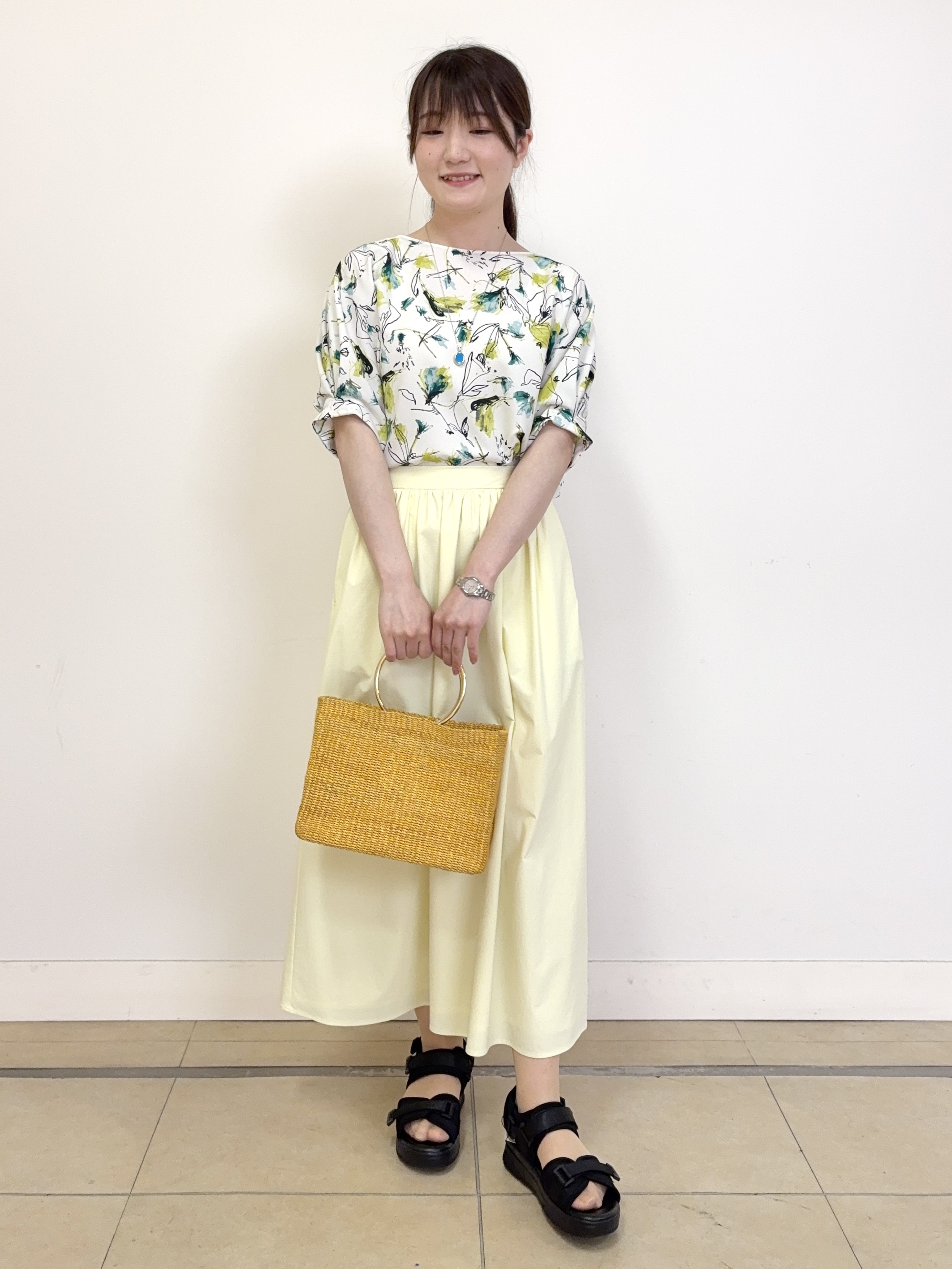 mikiさんの「Reflect｜【セットアップ可】ボタニカル調プリントブラウス」を使ったコーディネート