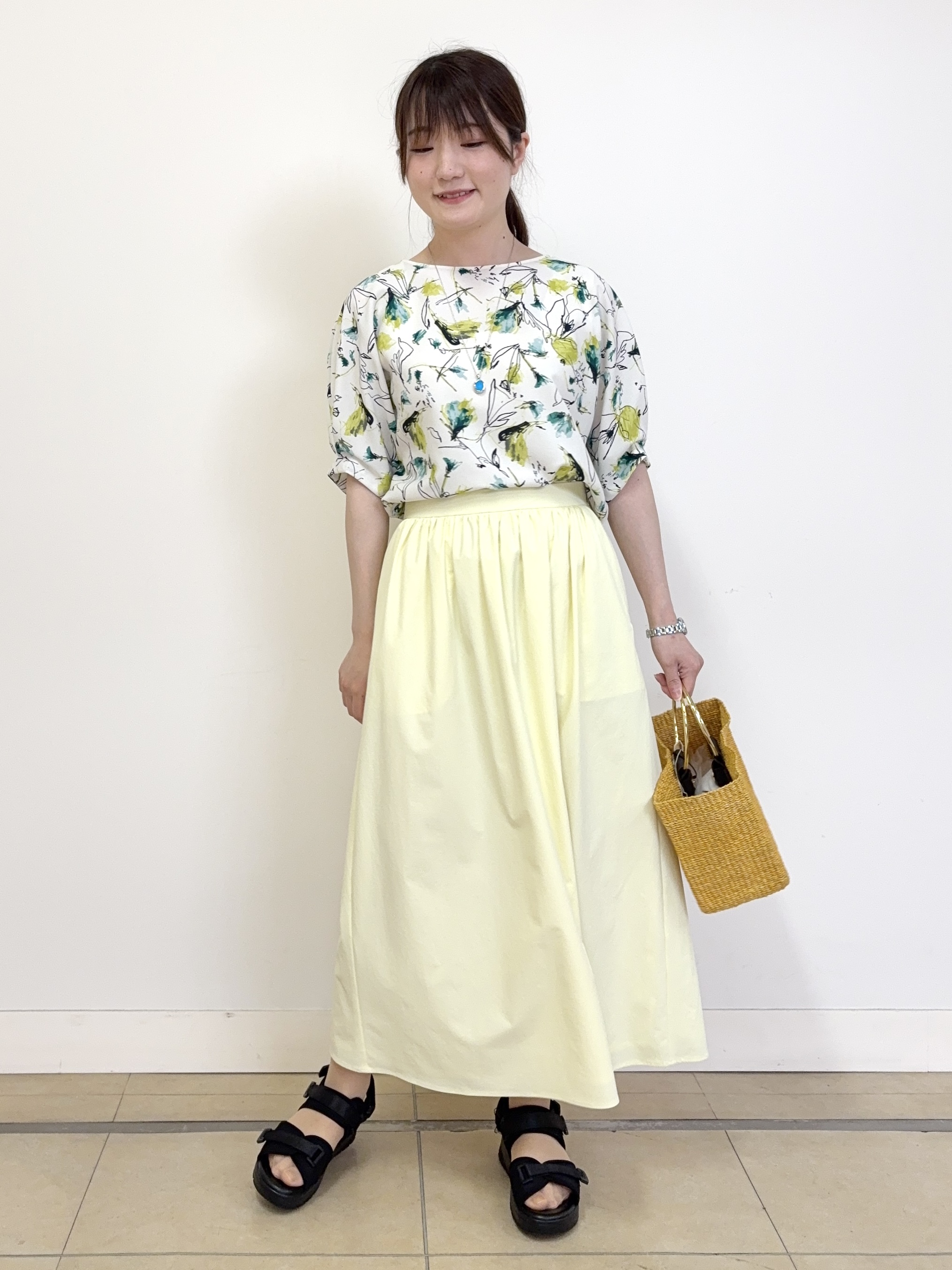 mikiさんの「Reflect｜【セットアップ可】ボタニカル調プリントブラウス」を使ったコーディネート
