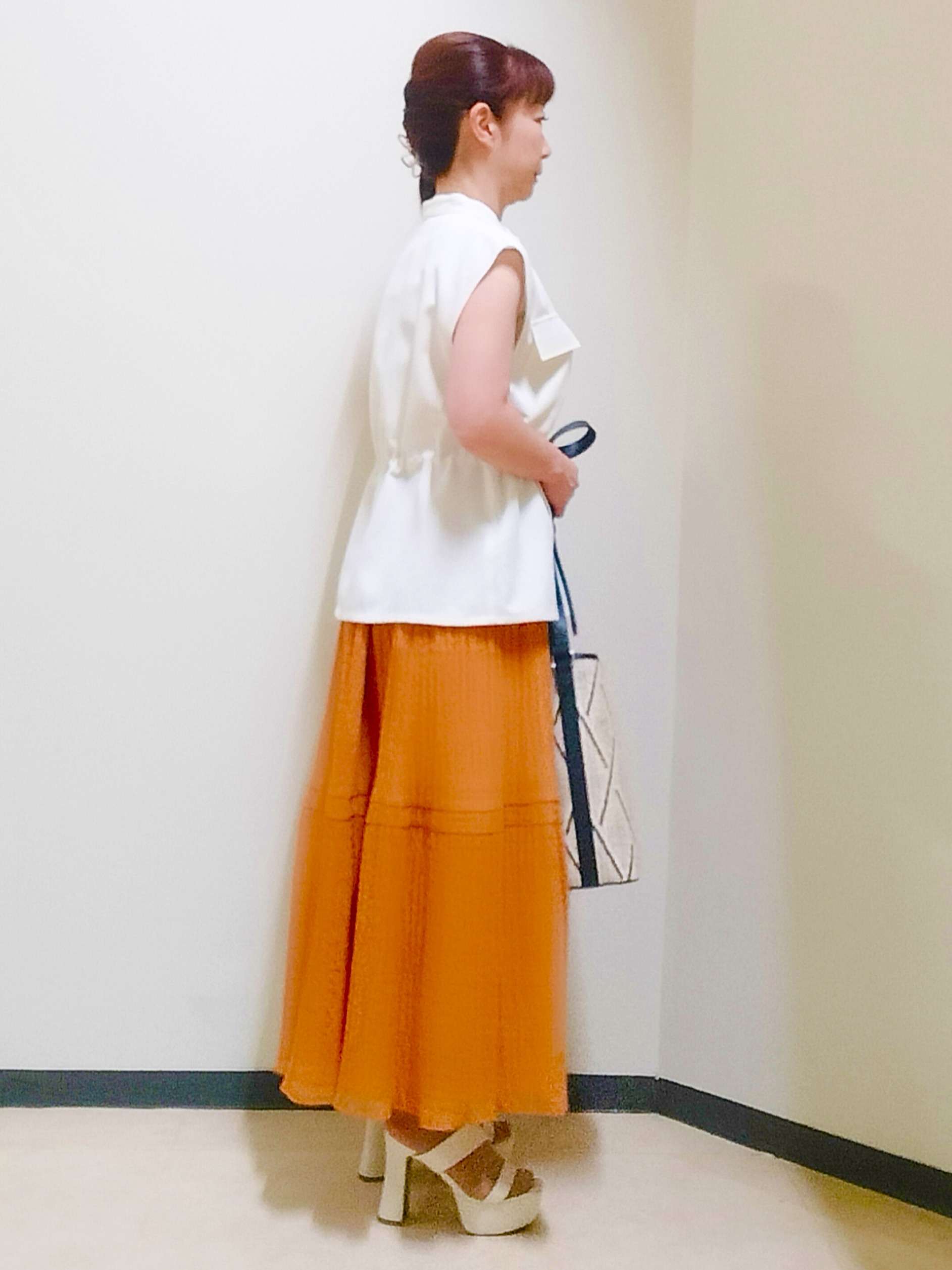 花さんの「Reflect｜リネンライクスタンドネックジレ」を使ったコーディネート