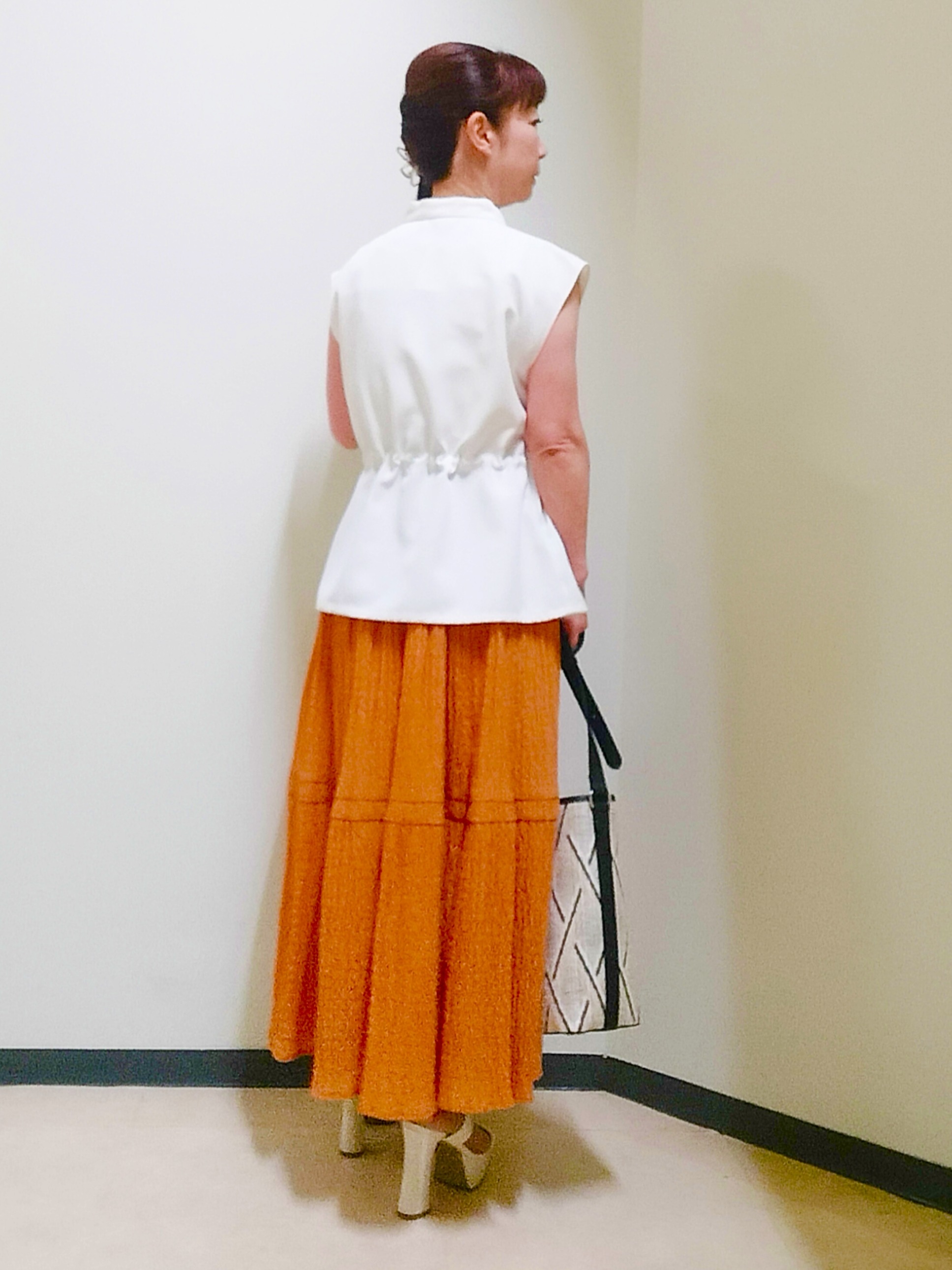 花さんの「Reflect｜リネンライクスタンドネックジレ」を使ったコーディネート