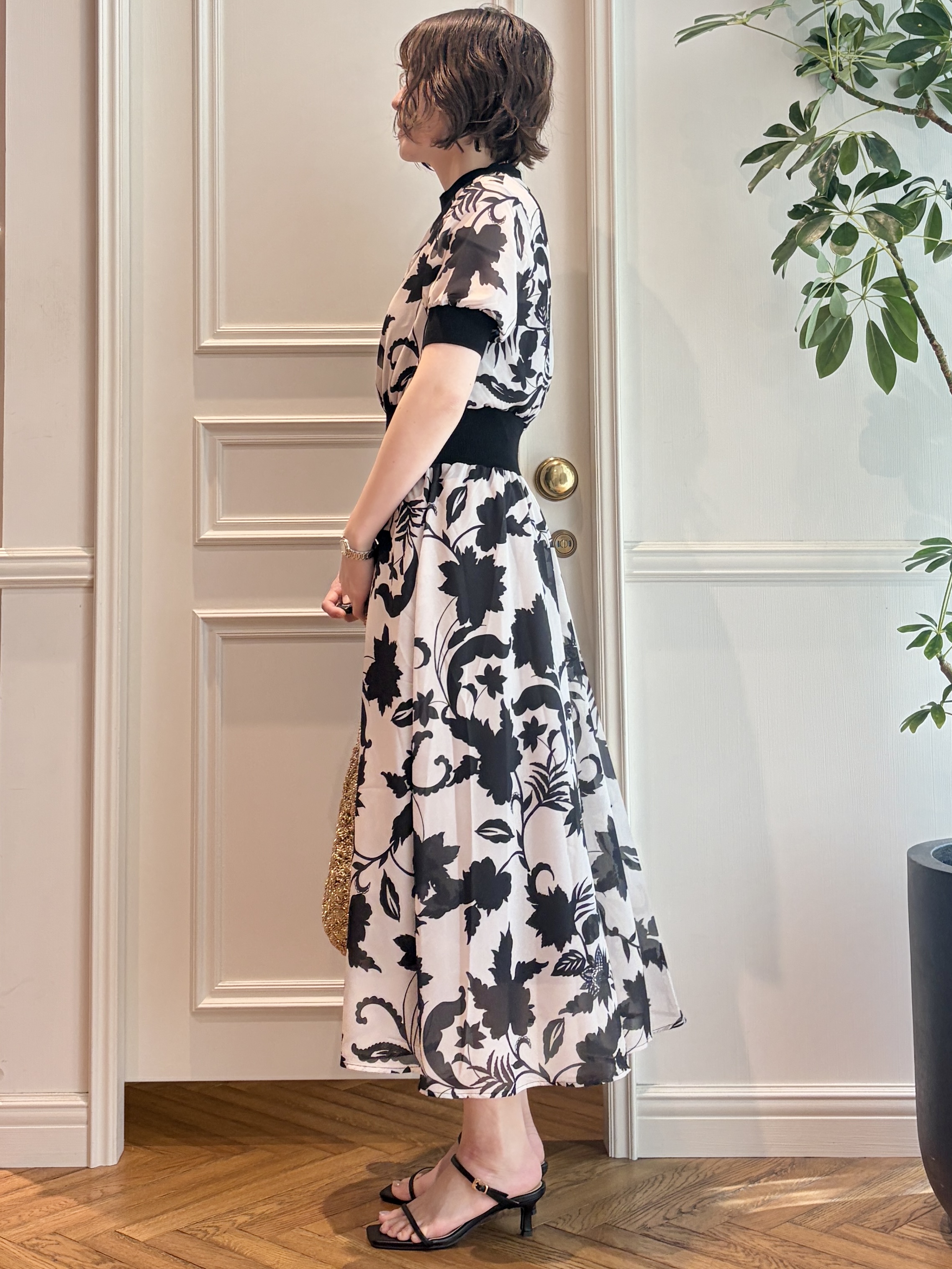 nakaoさんの「DRESSTERIOR｜【otonaMUSE5月号掲載】スキニーベルトサンダル」を使ったコーディネート