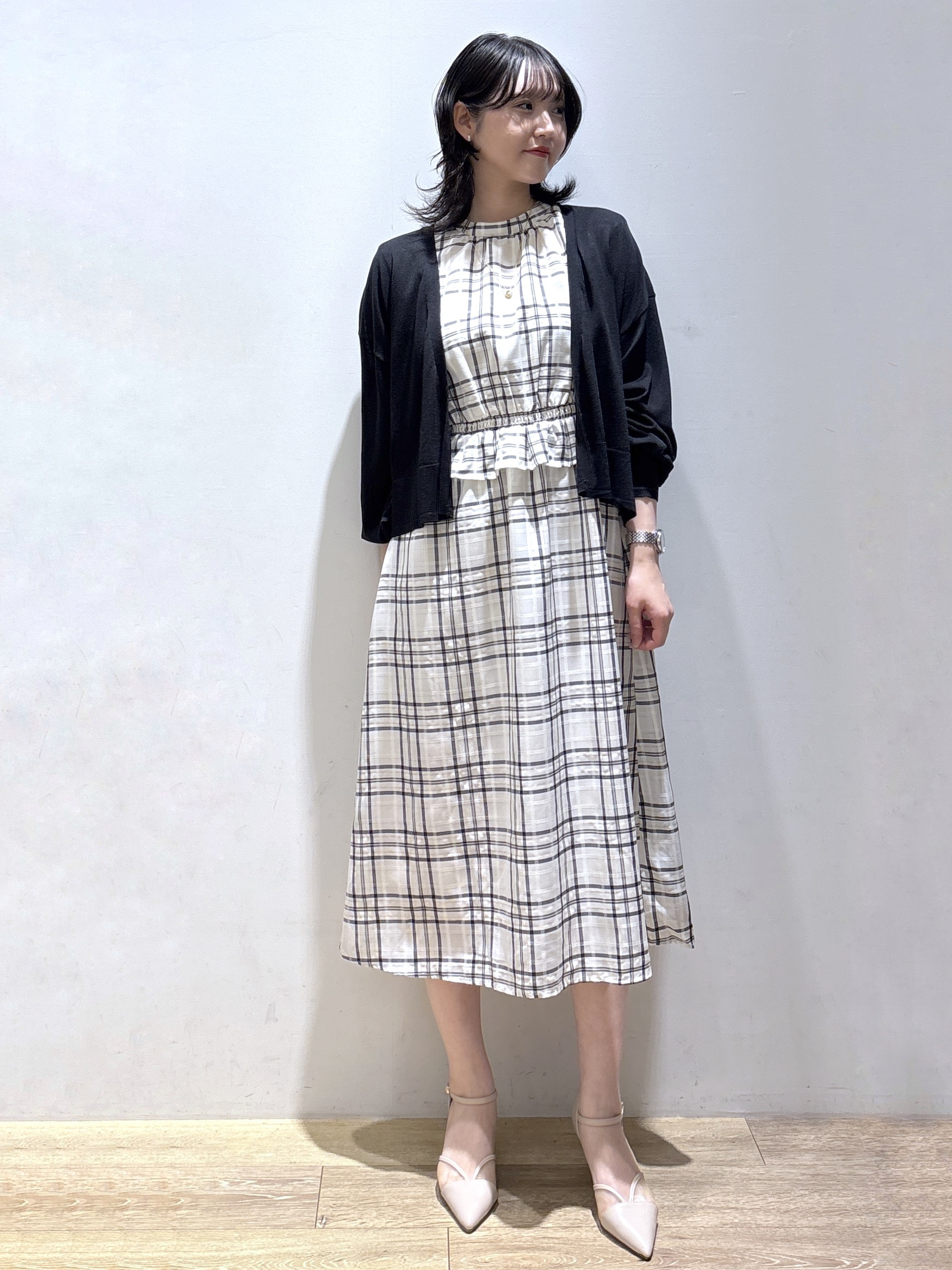 mizukiさんの「index｜【接触冷感】シアーショートトッパーカーディガン《洗濯機OK／抗ピル》」を使ったコーディネート