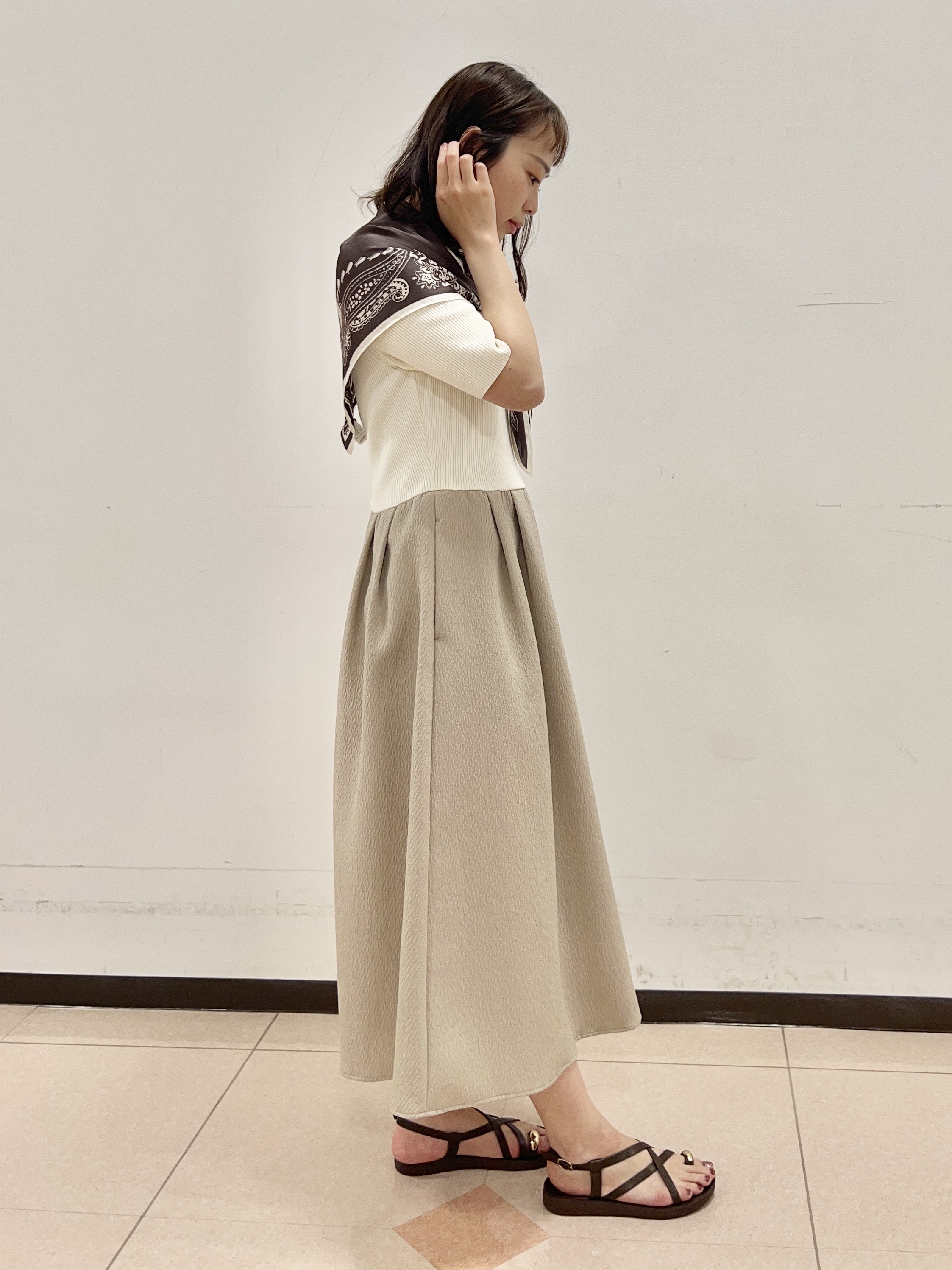 りおさんの「UNTITLED｜【一枚でサマ見え】ニットドッキングジャガードワンピース」を使ったコーディネート