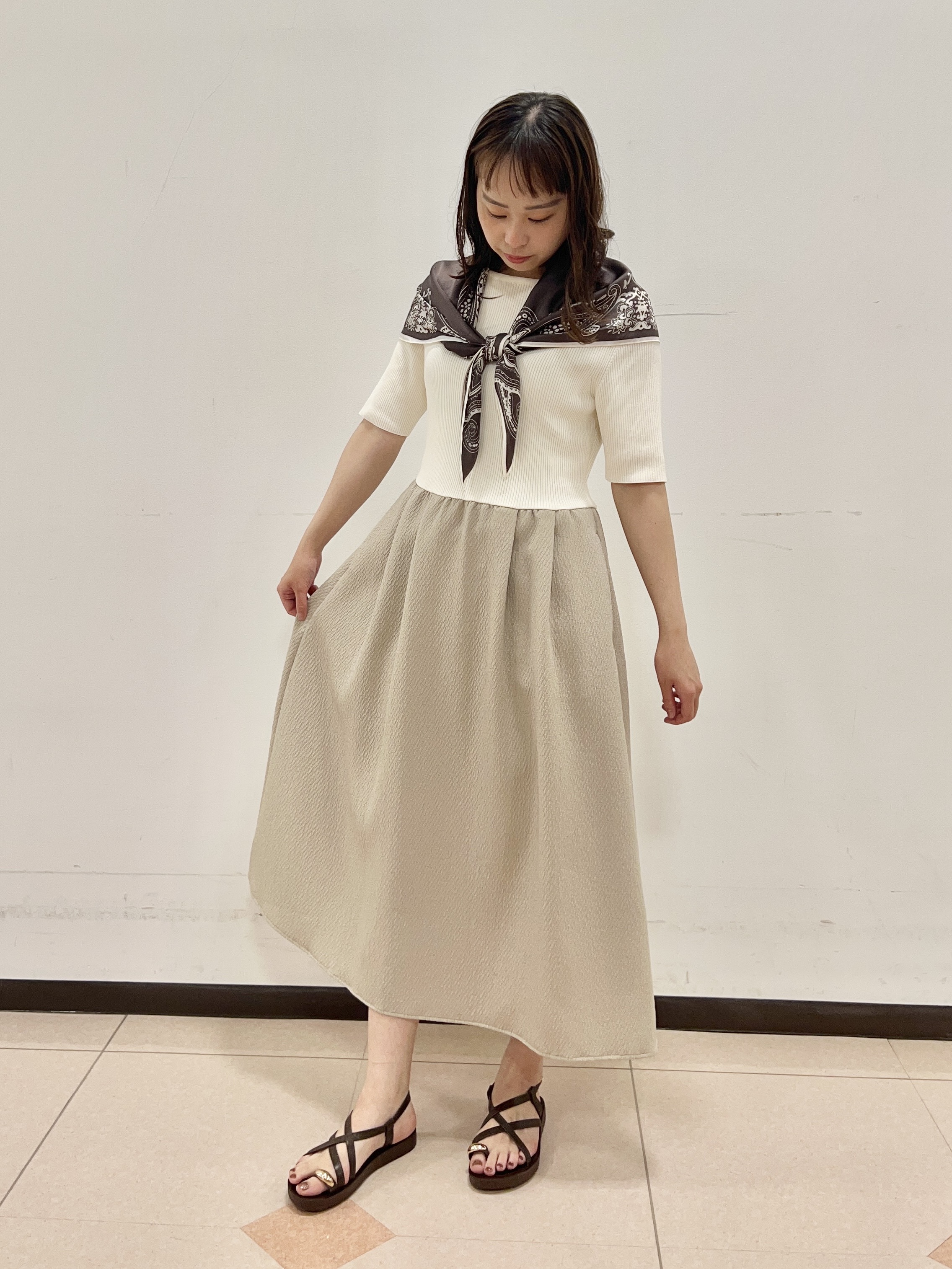 りおさんの「UNTITLED｜【一枚でサマ見え】ニットドッキングジャガードワンピース」を使ったコーディネート