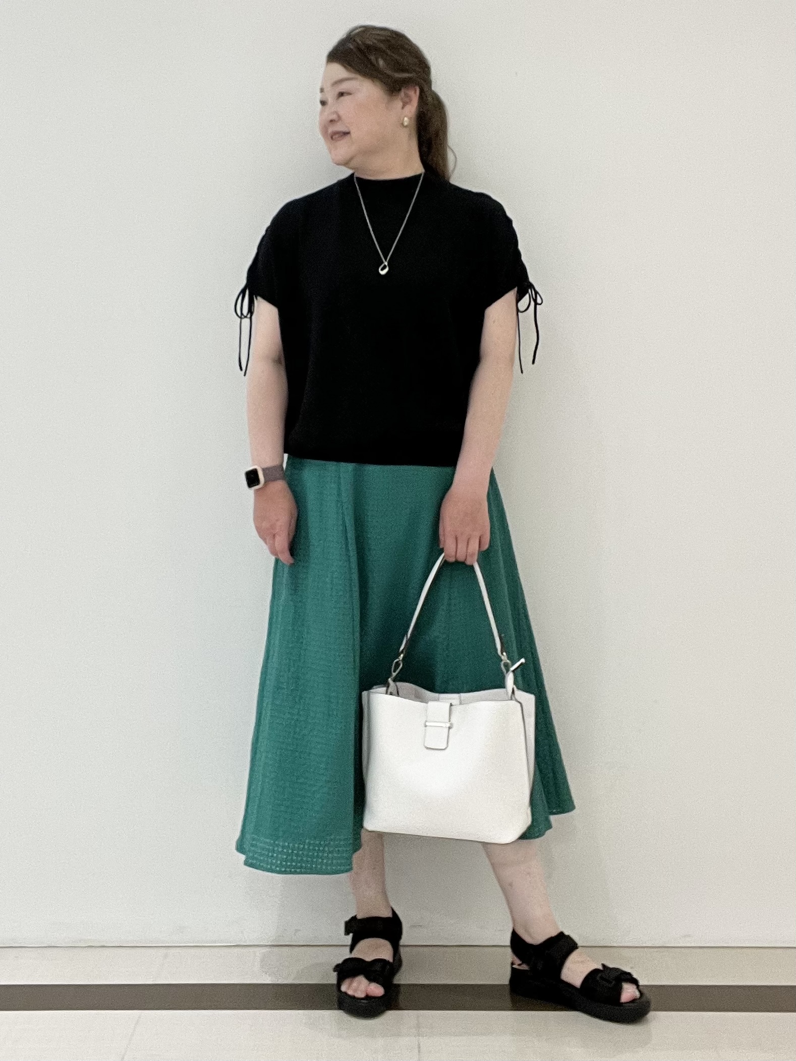 Hiroさんの「Reflect｜レースアップスリーブデザインニット」を使ったコーディネート