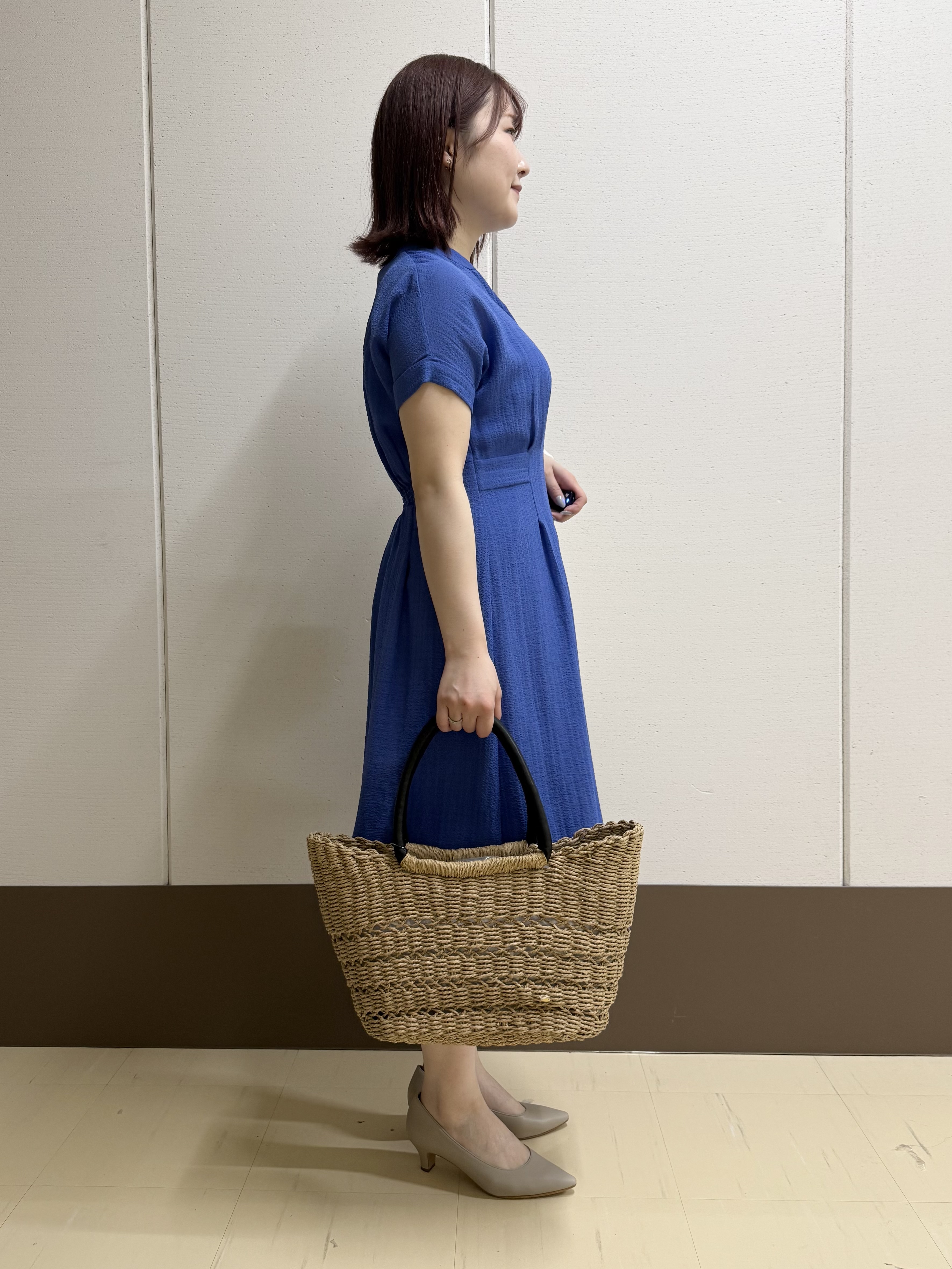 Rikoさんの「INDIVI｜【洗える】無地＆チェーン柄 シャーリングサッカーワンピース」を使ったコーディネート