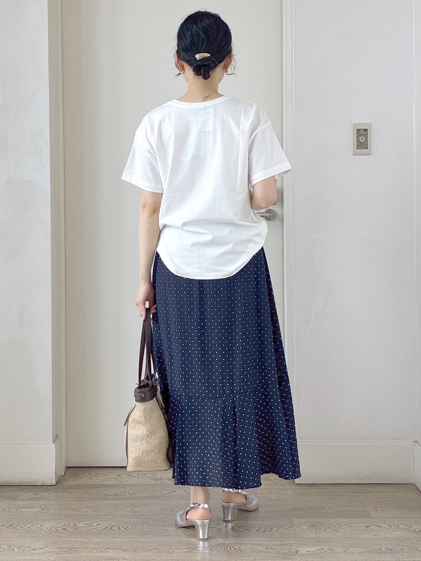 beni_gingerさんの「Reflect｜【接触冷感】ラインアート刺繍Tシャツ」を使ったコーディネート
