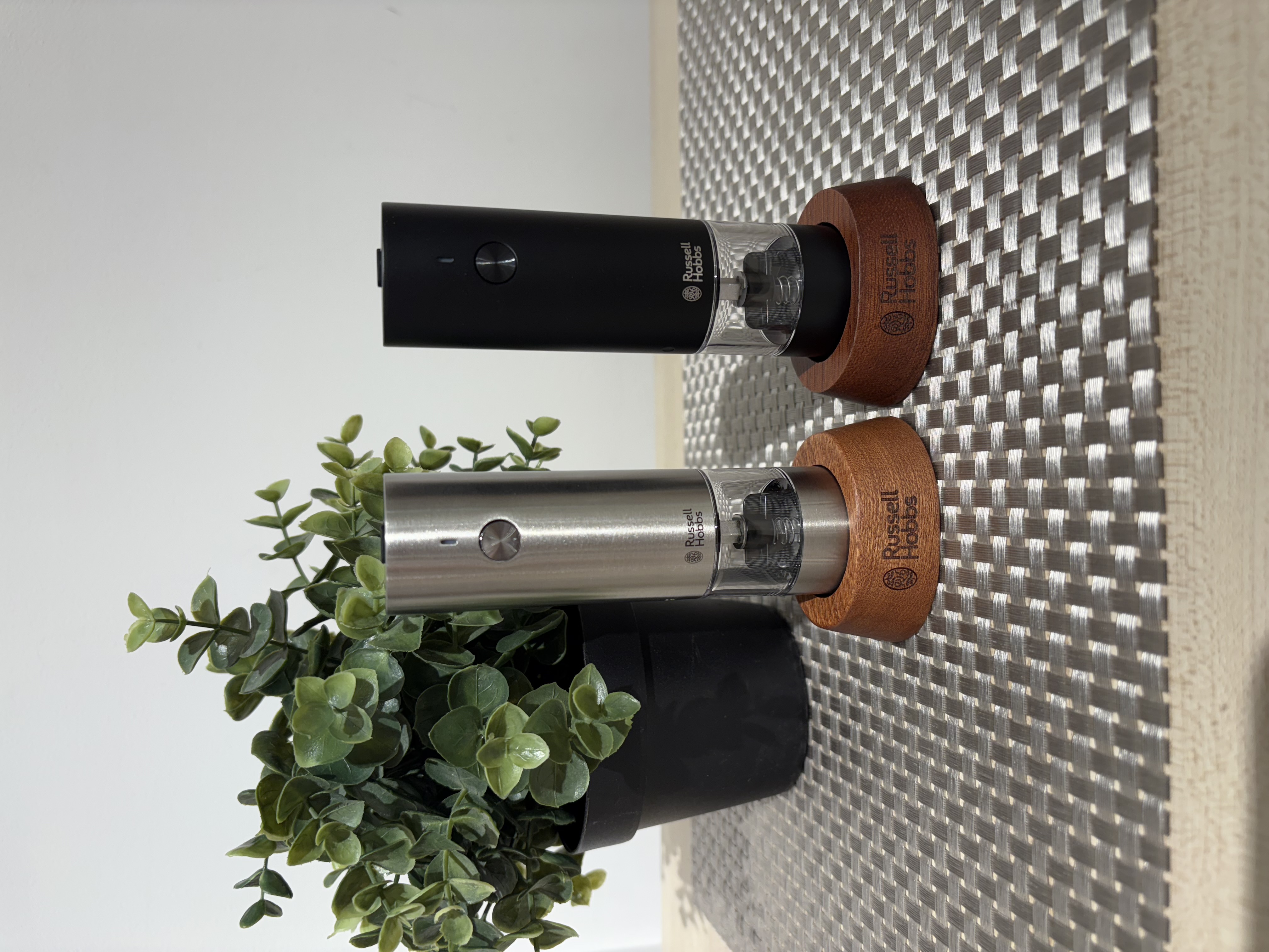 Arisaさんの「212 KITCHEN STORE｜充電式ミル ソルト＆ペッパーミニ SV 2本セット ＜Russell Hobbs ラッセルホブス＞」を使ったコーディネート