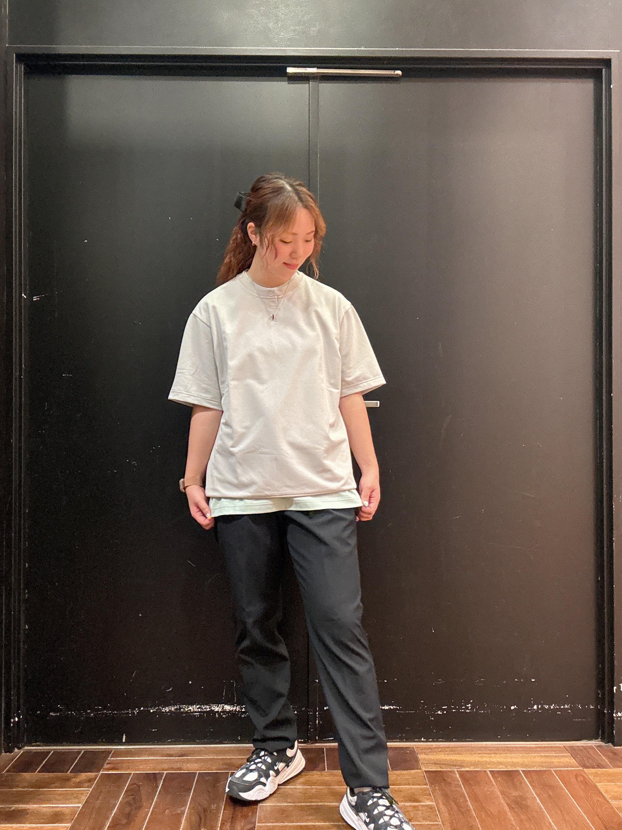ヒナさんの「TAKEO KIKUCHI｜リネン ライク 鹿の子 ヘンリー ハーフ ヘンリー ネック」を使ったコーディネート