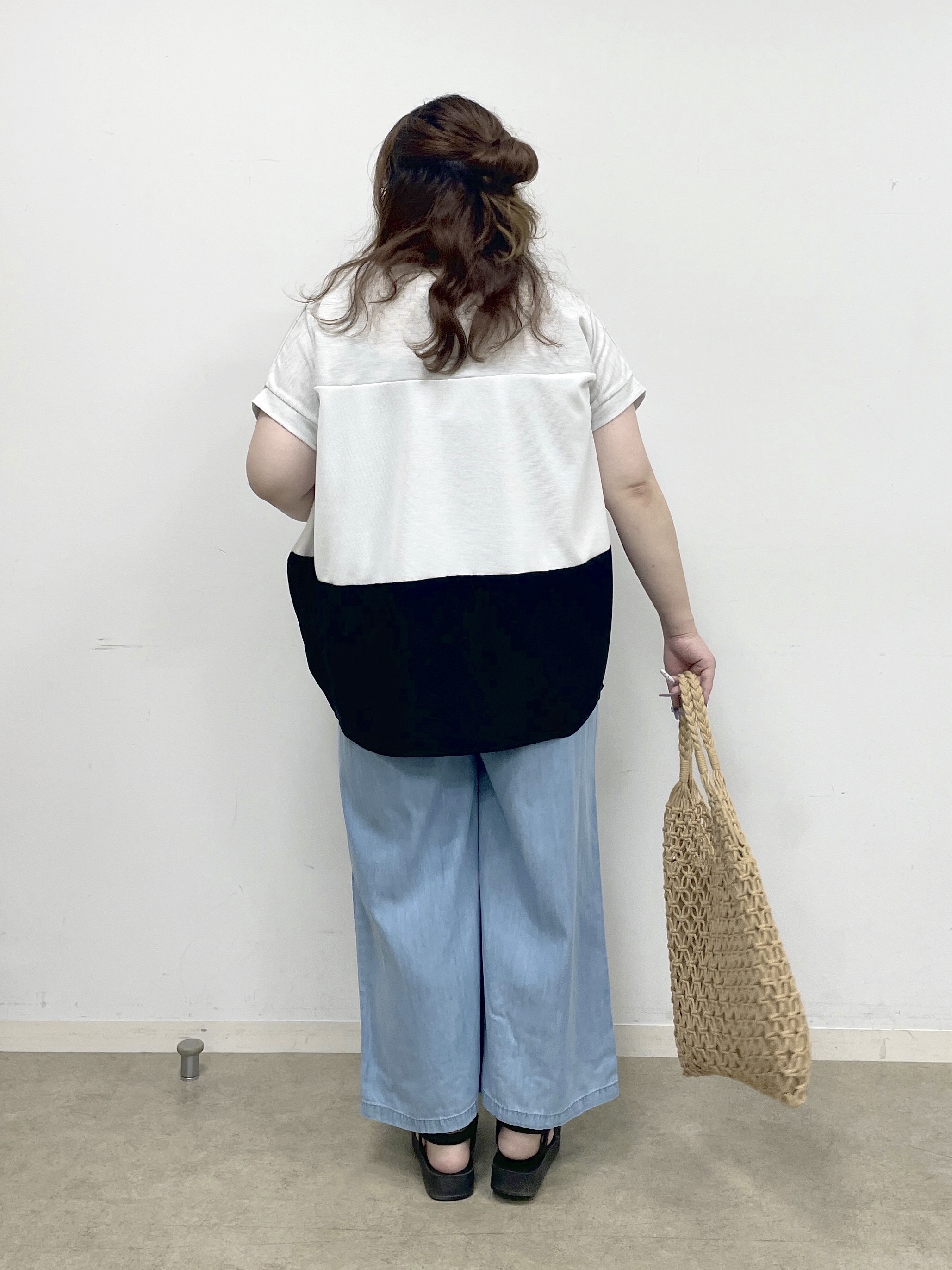 Risaさんの「SHOO･LA･RUE｜【S-LL/洗濯機可/体型カバー】1枚で主役になる 3段切替 ドルマンＴシャツ」を使ったコーディネート
