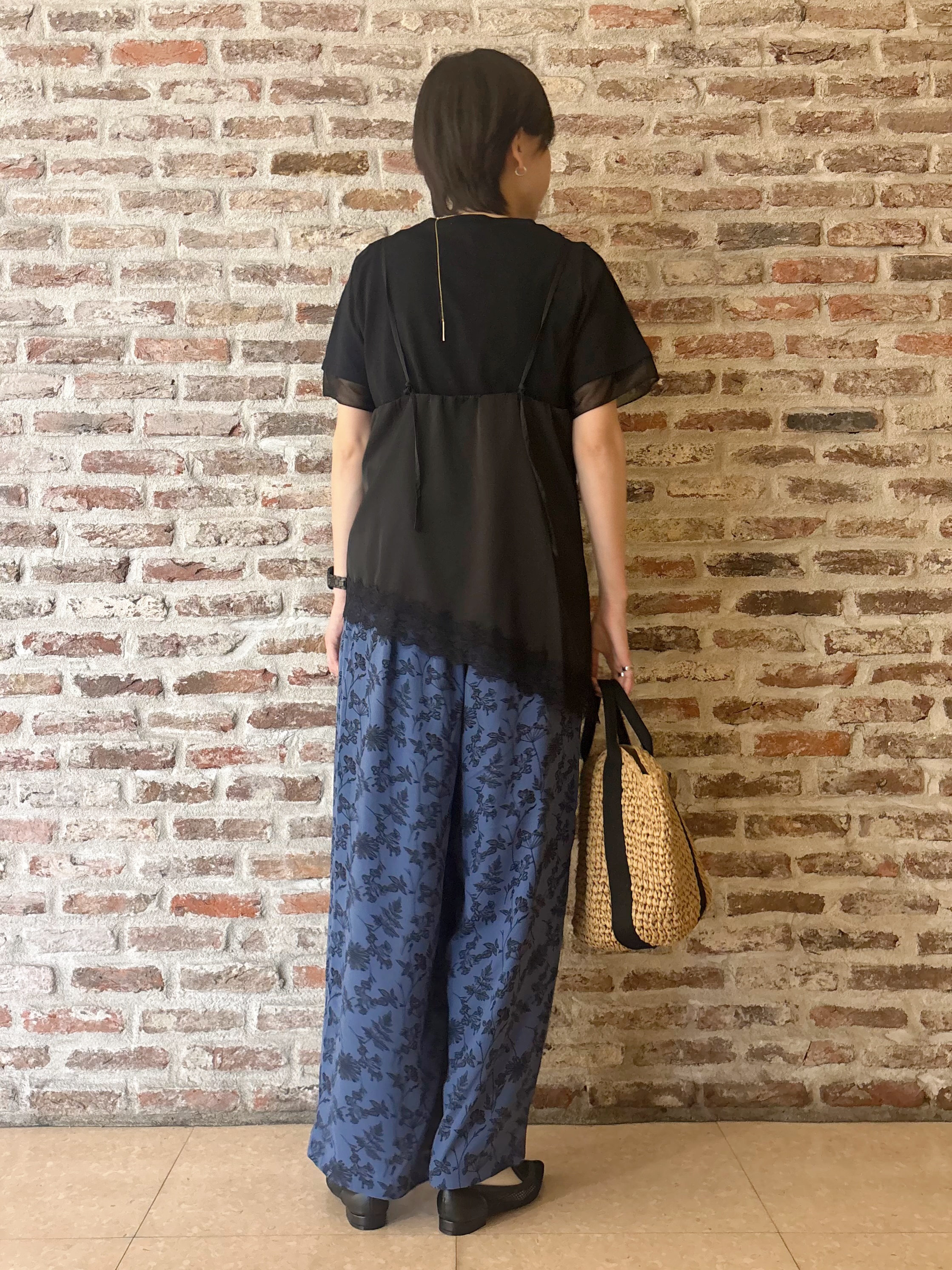 しばさんの「THE SHOP TK｜【M-XL/ひんやり】上品な透け感 袖口シアーTシャツ」を使ったコーディネート