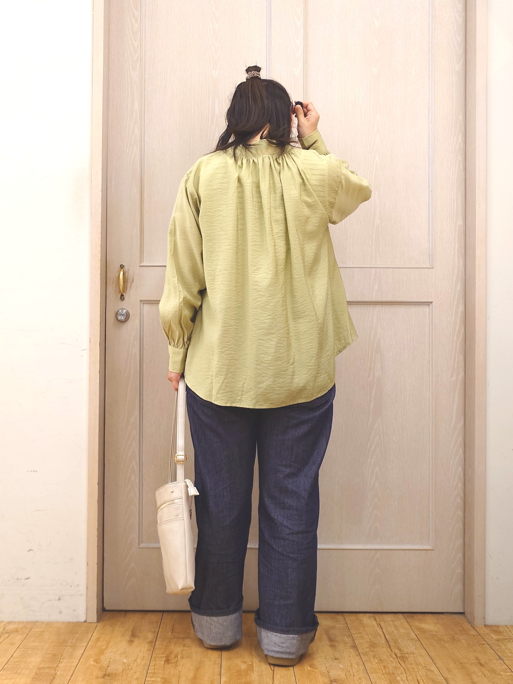 とろろさんの「SHOO･LA･RUE｜【S-LL/体型カバー/Aライン】身体のラインを拾いにくい シアーシャツカーディガン」を使ったコーディネート