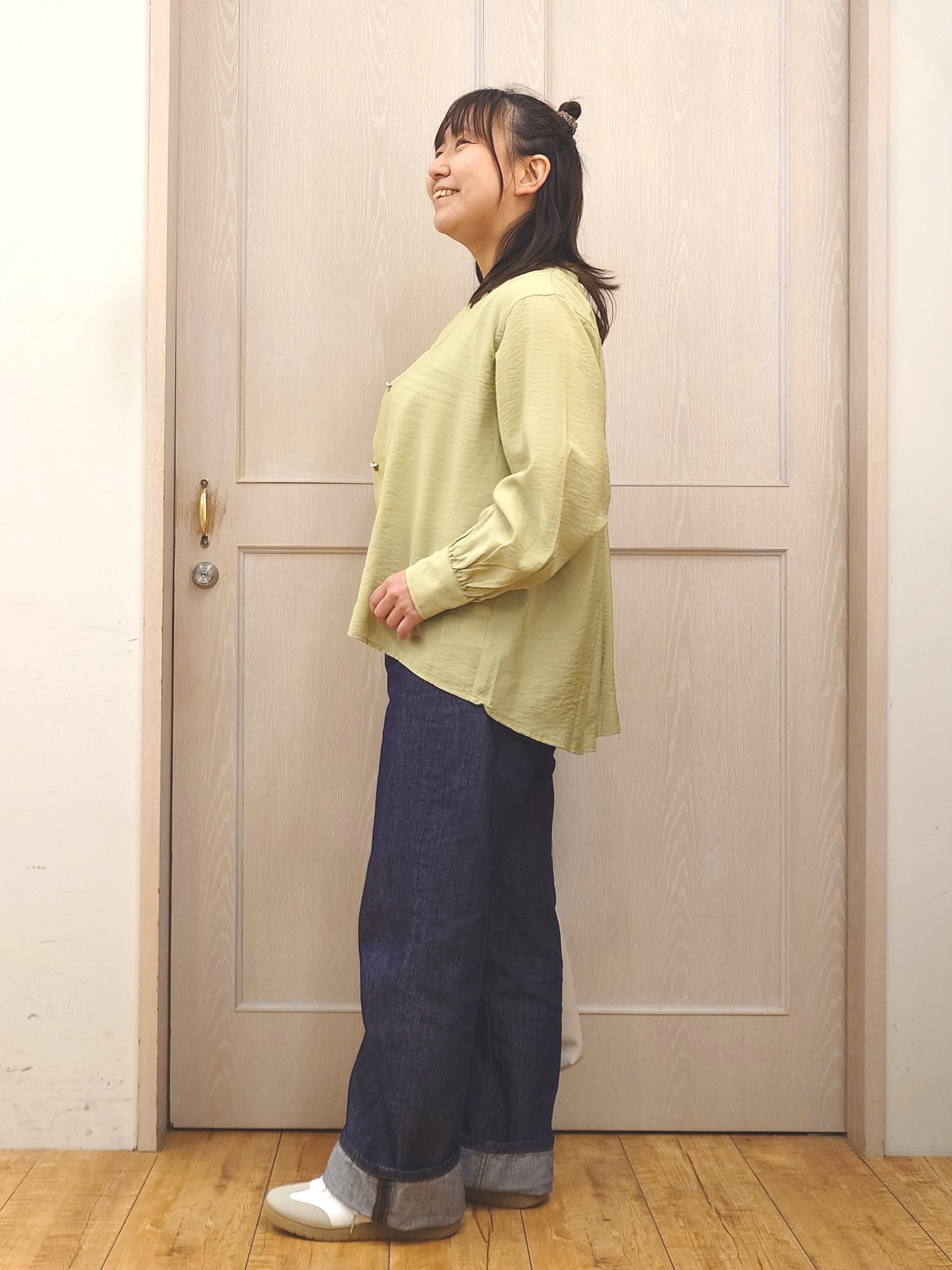 とろろさんの「SHOO･LA･RUE｜【S-LL/体型カバー/Aライン】身体のラインを拾いにくい シアーシャツカーディガン」を使ったコーディネート
