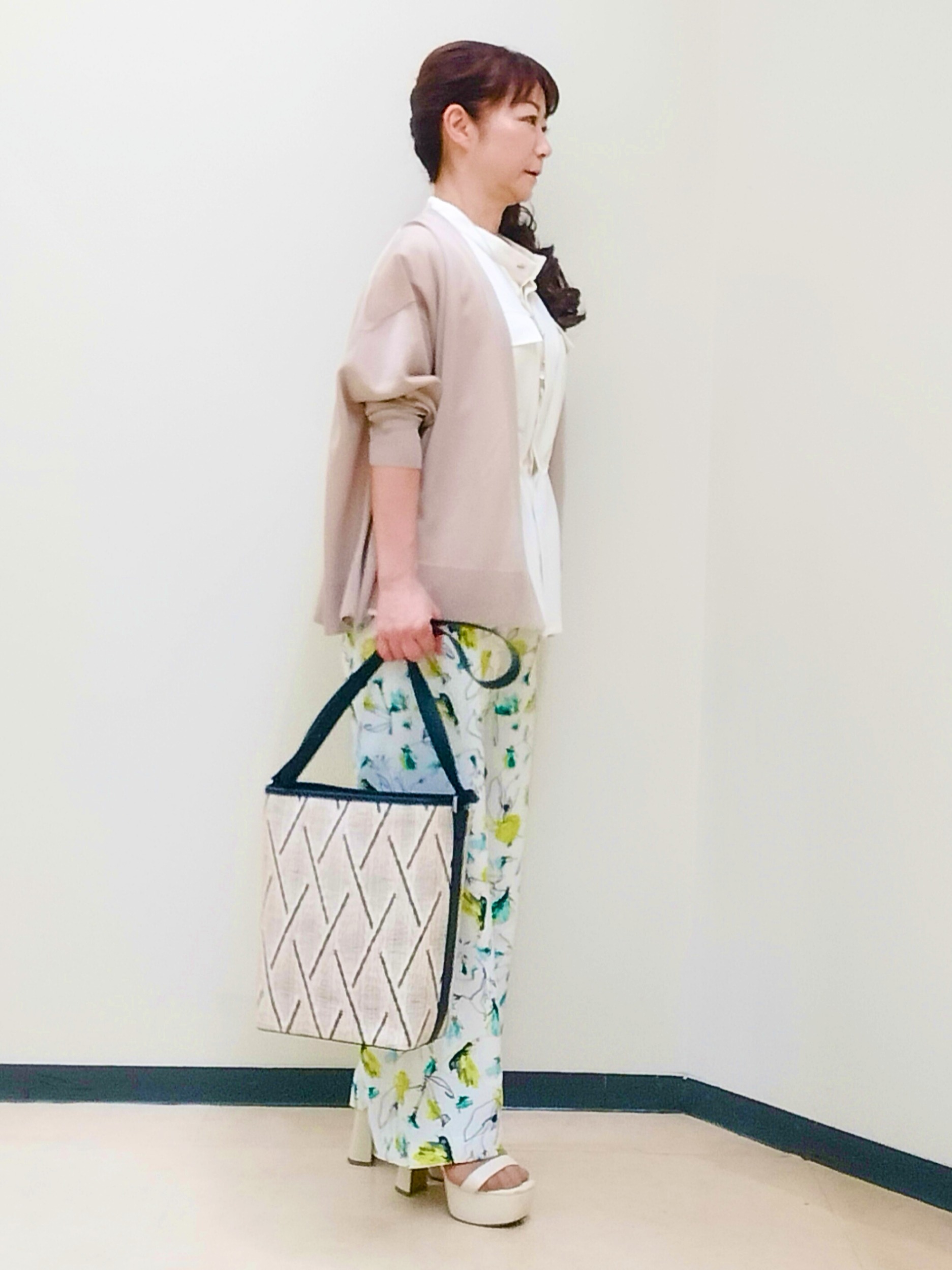 花さんの「Reflect｜リネンライクスタンドネックジレ」を使ったコーディネート