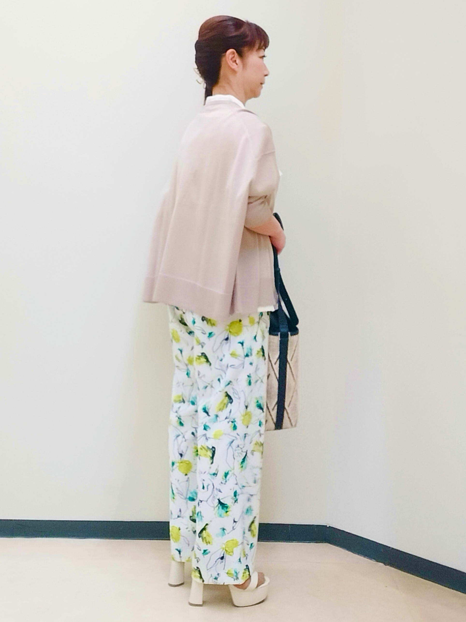 花さんの「Reflect｜リネンライクスタンドネックジレ」を使ったコーディネート