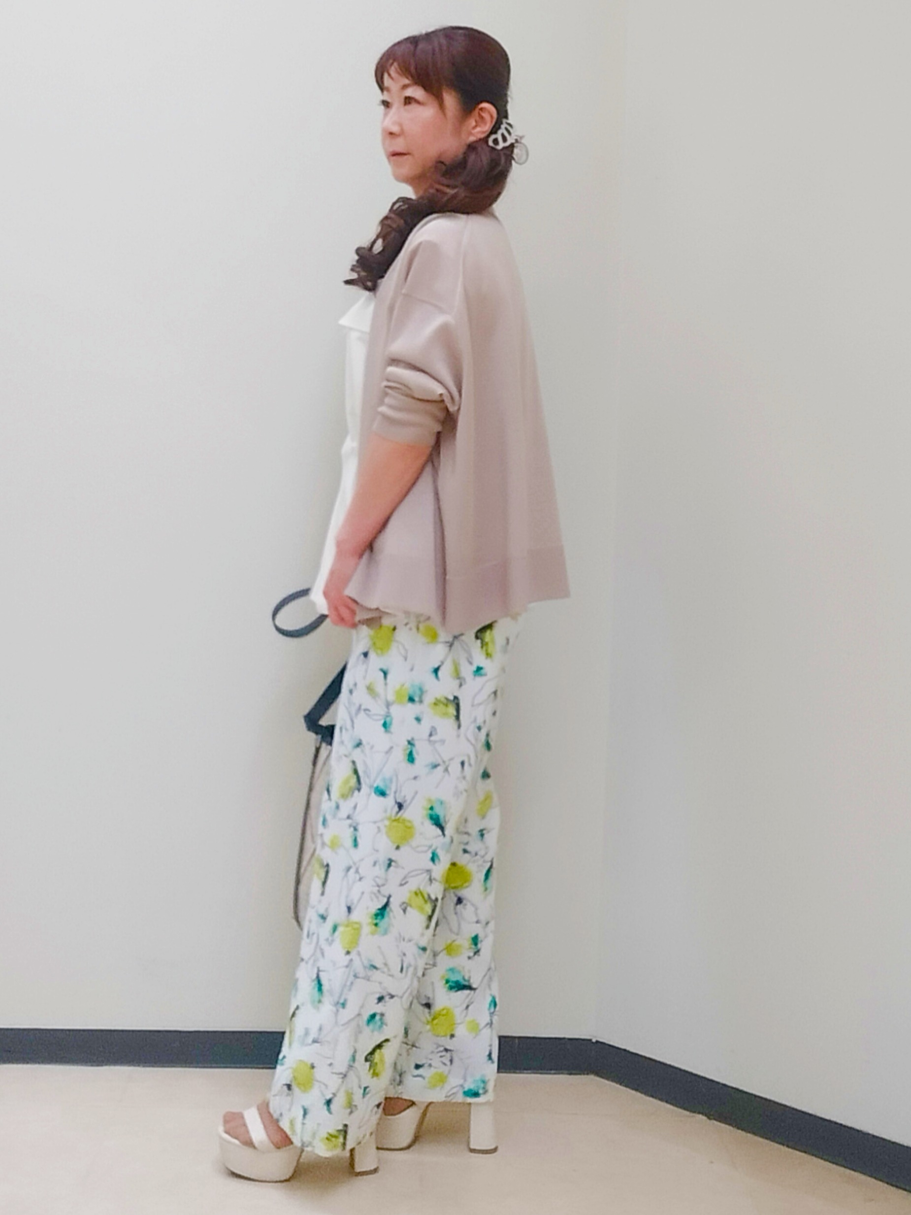 花さんの「Reflect｜リネンライクスタンドネックジレ」を使ったコーディネート
