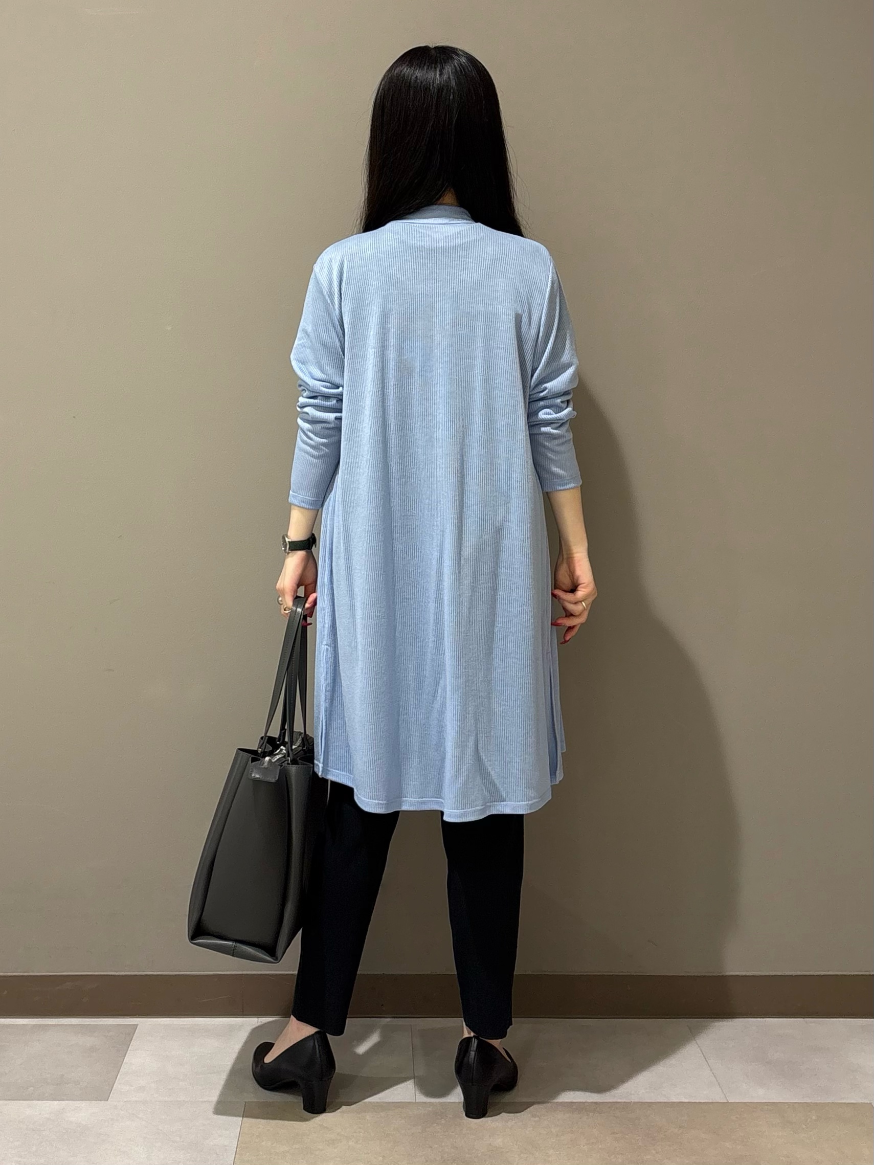 KEIKOさんの「INDIVI｜【洗える／アンサンブル可能】シアースストライプカーディガン」を使ったコーディネート