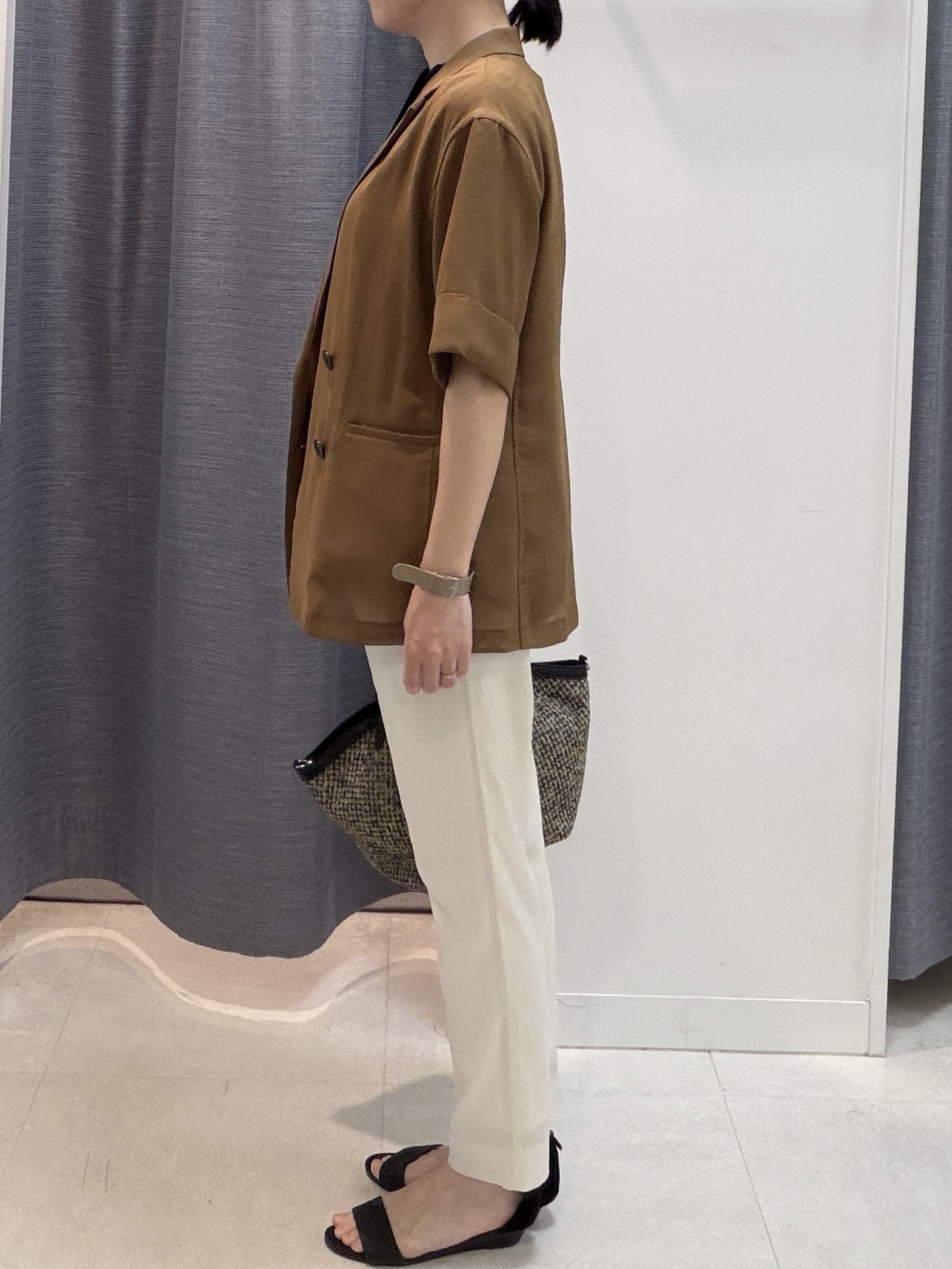 shihoさんの「INDIVI｜【洗える／メッシュ素材／SETUP可能】半袖シアージャケット」を使ったコーディネート