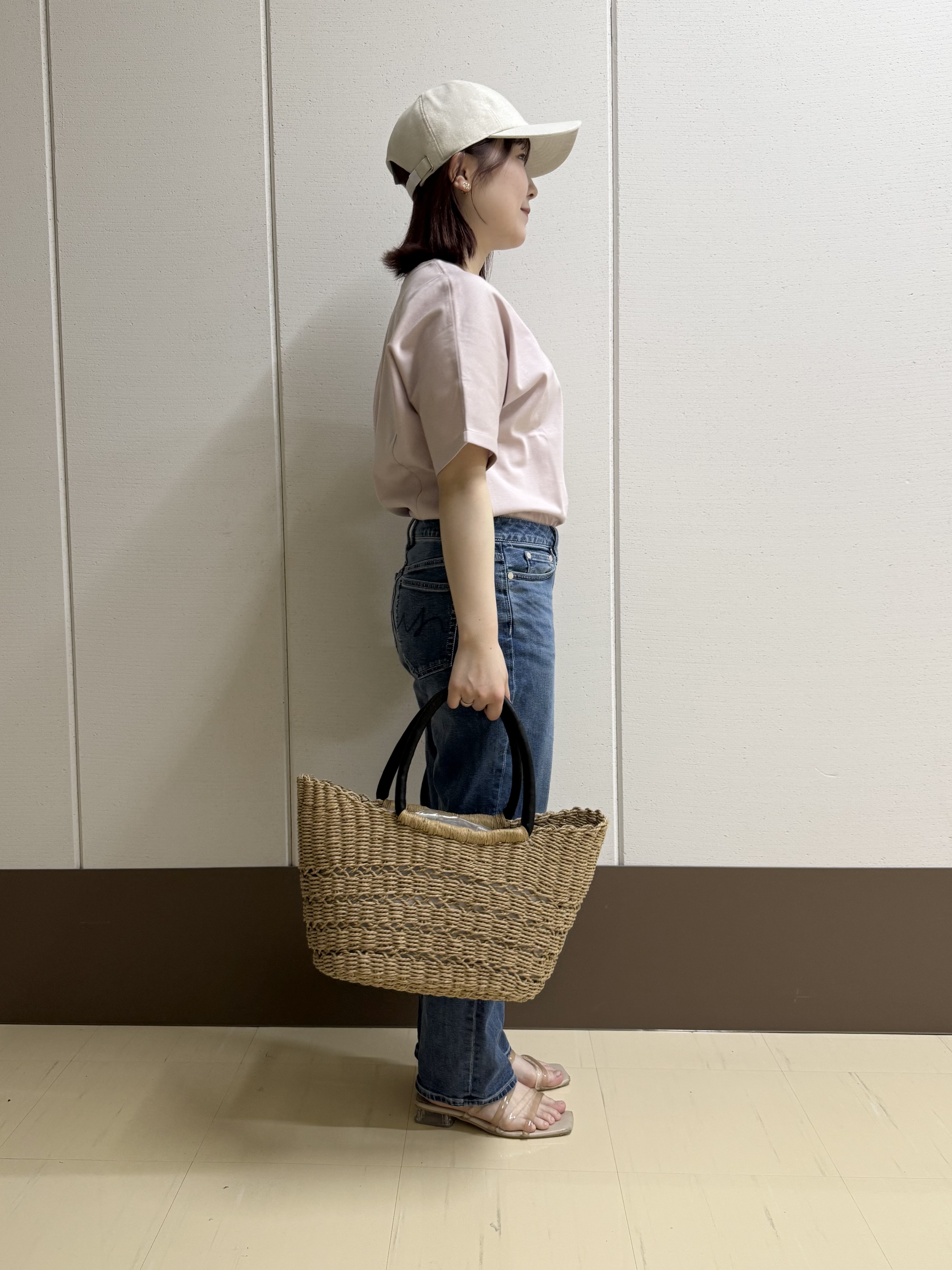 Rikoさんの「INDIVI｜【汗ジミ防止／褒められTシャツ】上品カジュアル！ドルマンTシャツ」を使ったコーディネート