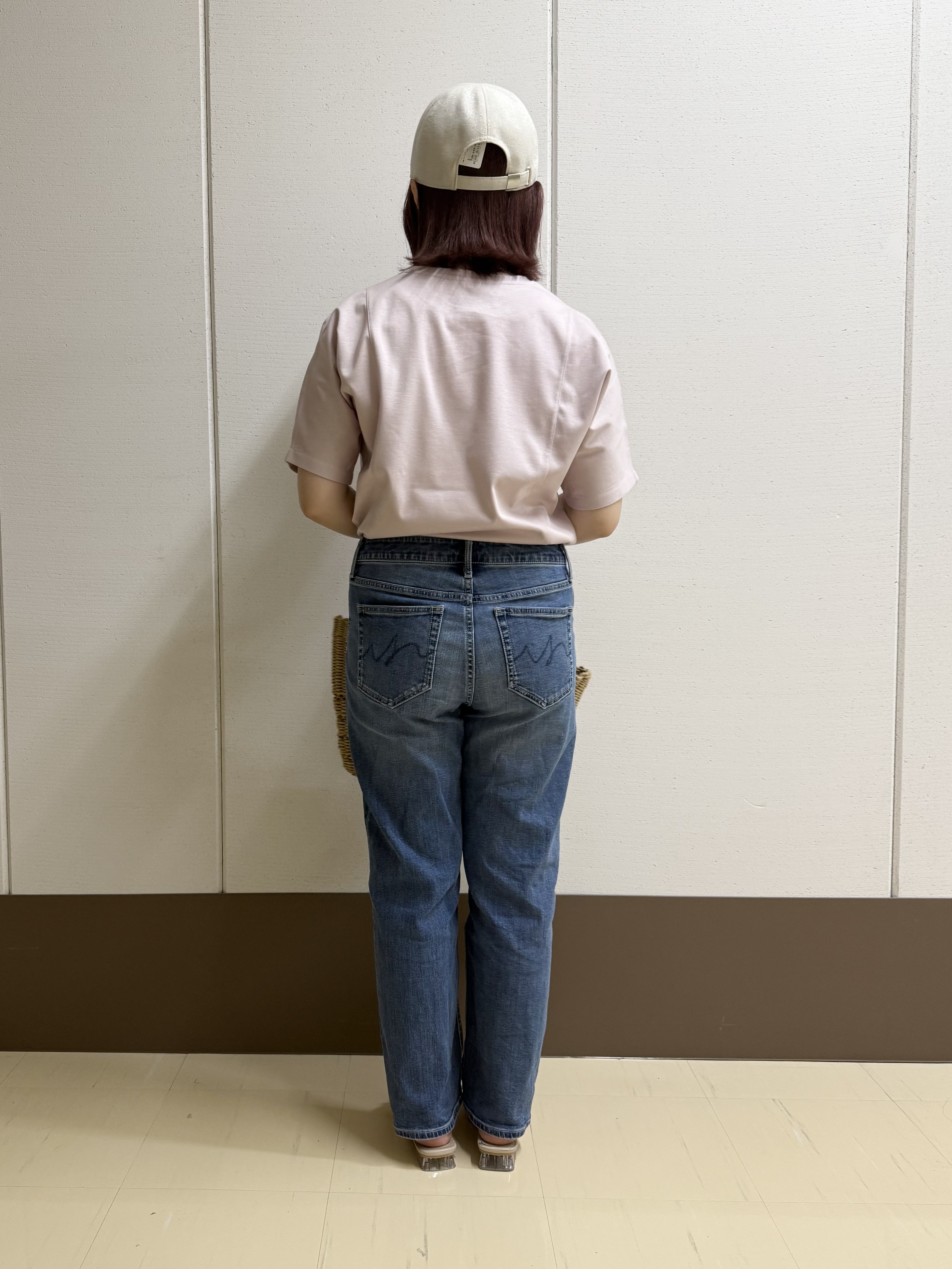 Rikoさんの「INDIVI｜【汗ジミ防止／褒められTシャツ】上品カジュアル！ドルマンTシャツ」を使ったコーディネート