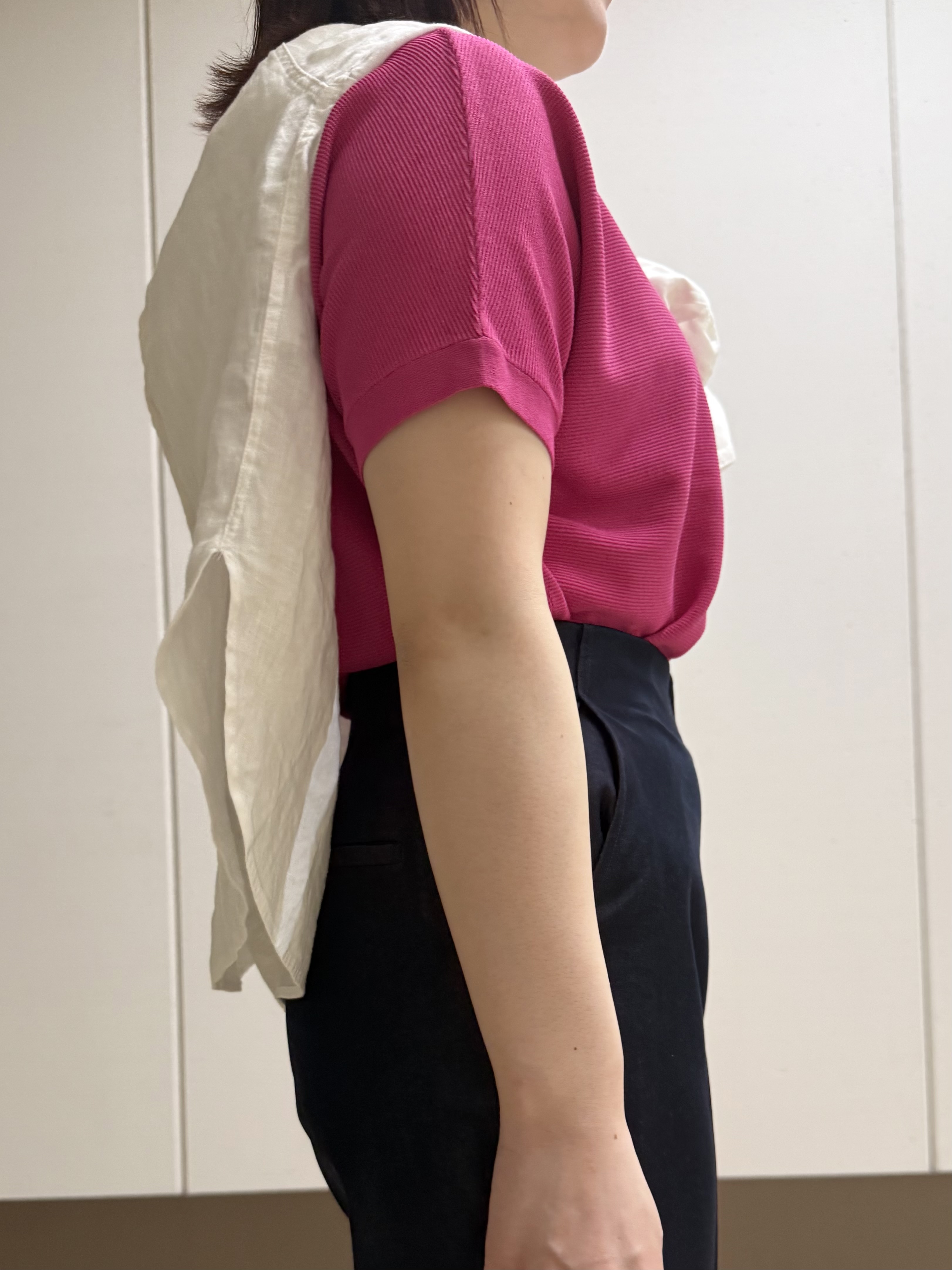 Rikoさんの「INDIVI｜【洗える】ガーター編みVネックニットT」を使ったコーディネート