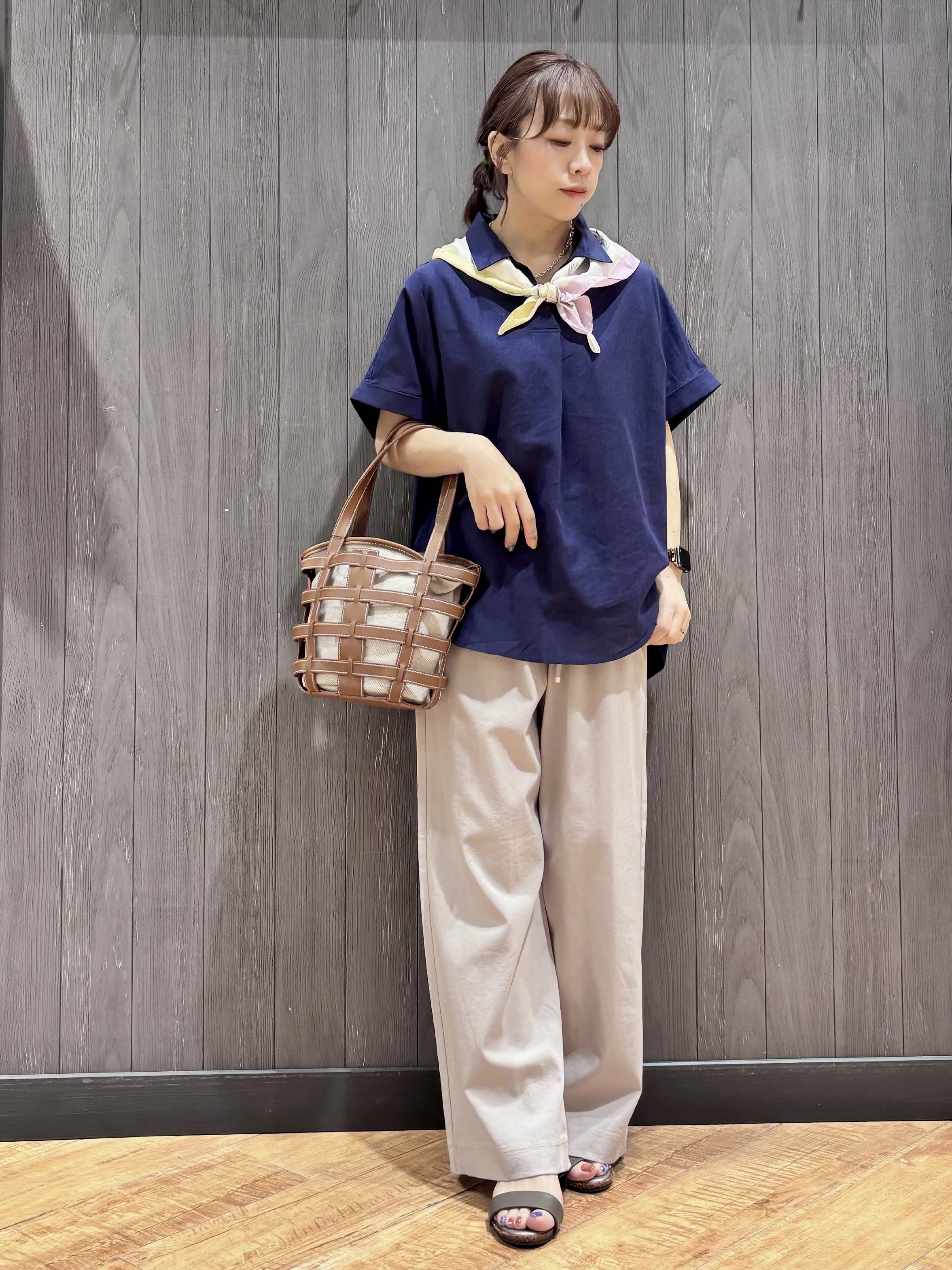 meiさんの「SHOO･LA･RUE｜【ひんやり/UV】インせず着られる フレンチリネンスキッパーシャツ」を使ったコーディネート