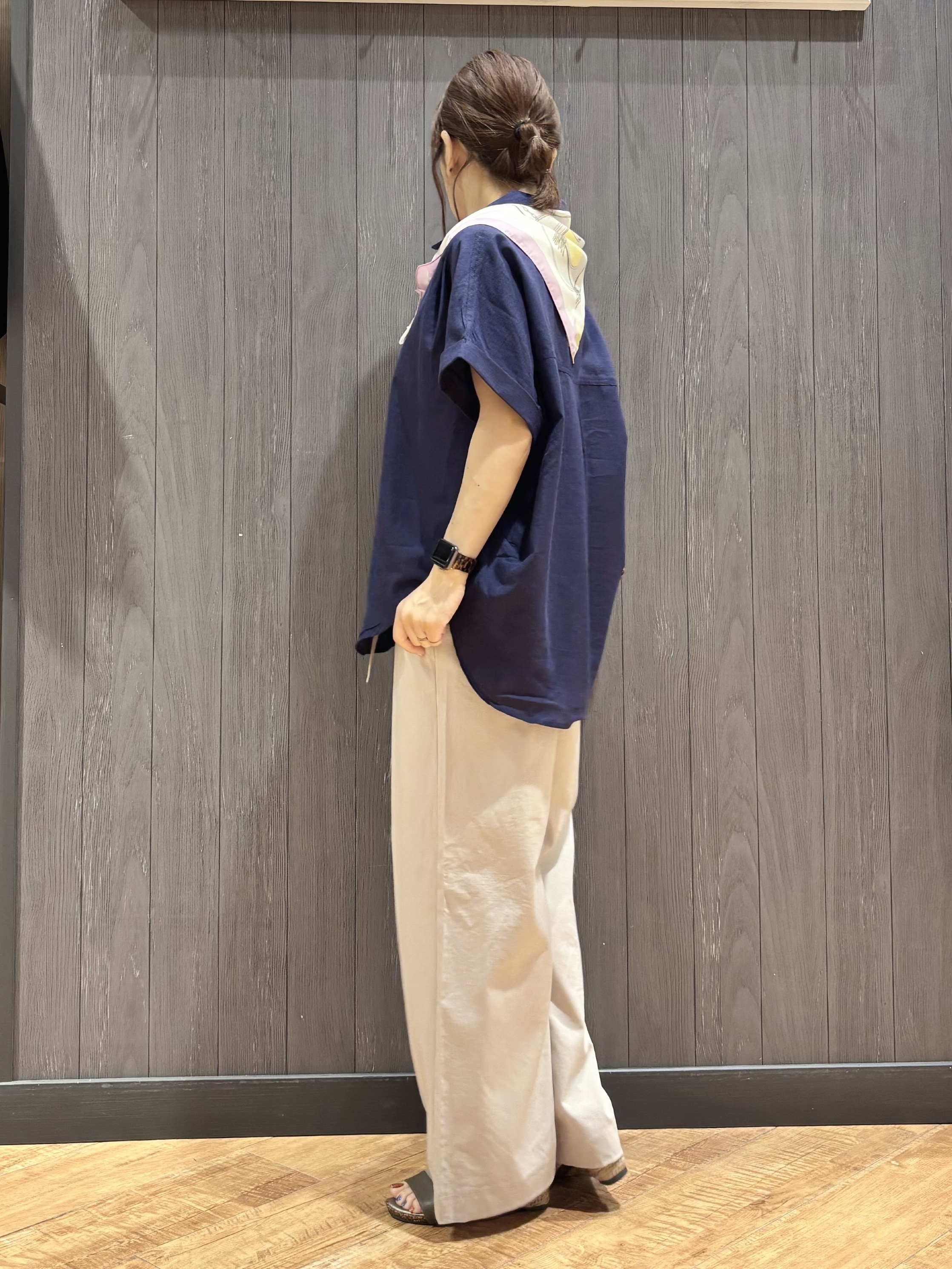 meiさんの「SHOO･LA･RUE｜【ひんやり/UV】インせず着られる フレンチリネンスキッパーシャツ」を使ったコーディネート