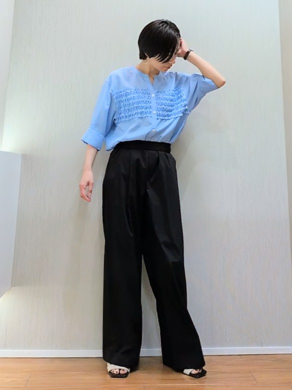ミズタさんの「UNTITLED｜【接触冷感/通気性/洗える】フロントフリルブラウス」を使ったコーディネート