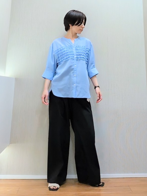 ミズタさんの「UNTITLED｜【接触冷感/通気性/洗える】フロントフリルブラウス」を使ったコーディネート