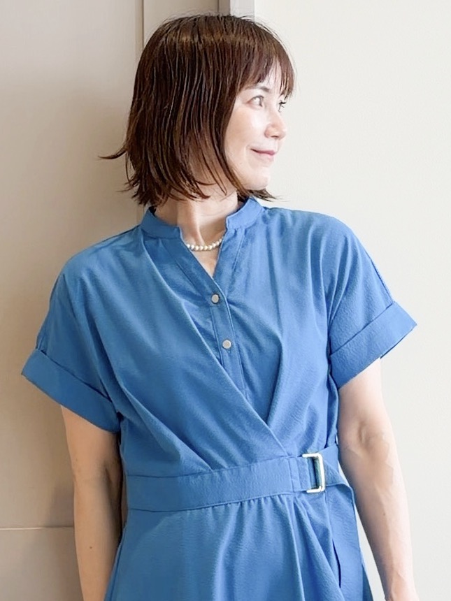 yamakoさんの「grove｜【洗える】さらっと軽やか、カシュクール風サッカーワンピース」を使ったコーディネート