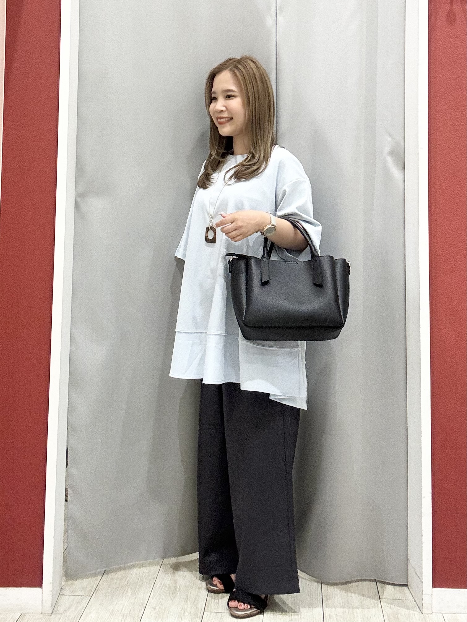 shioさんの「SHOO･LA･RUE｜【ひんやり/洗濯機可/S-LL】オンにもオフにも マルチに使えるボタンレスカーディガン」を使ったコーディネート