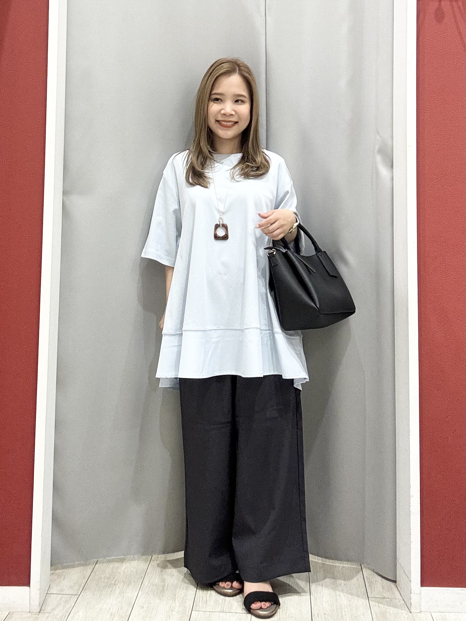shioさんの「SHOO･LA･RUE｜【ひんやり/洗濯機可/S-LL】オンにもオフにも マルチに使えるボタンレスカーディガン」を使ったコーディネート