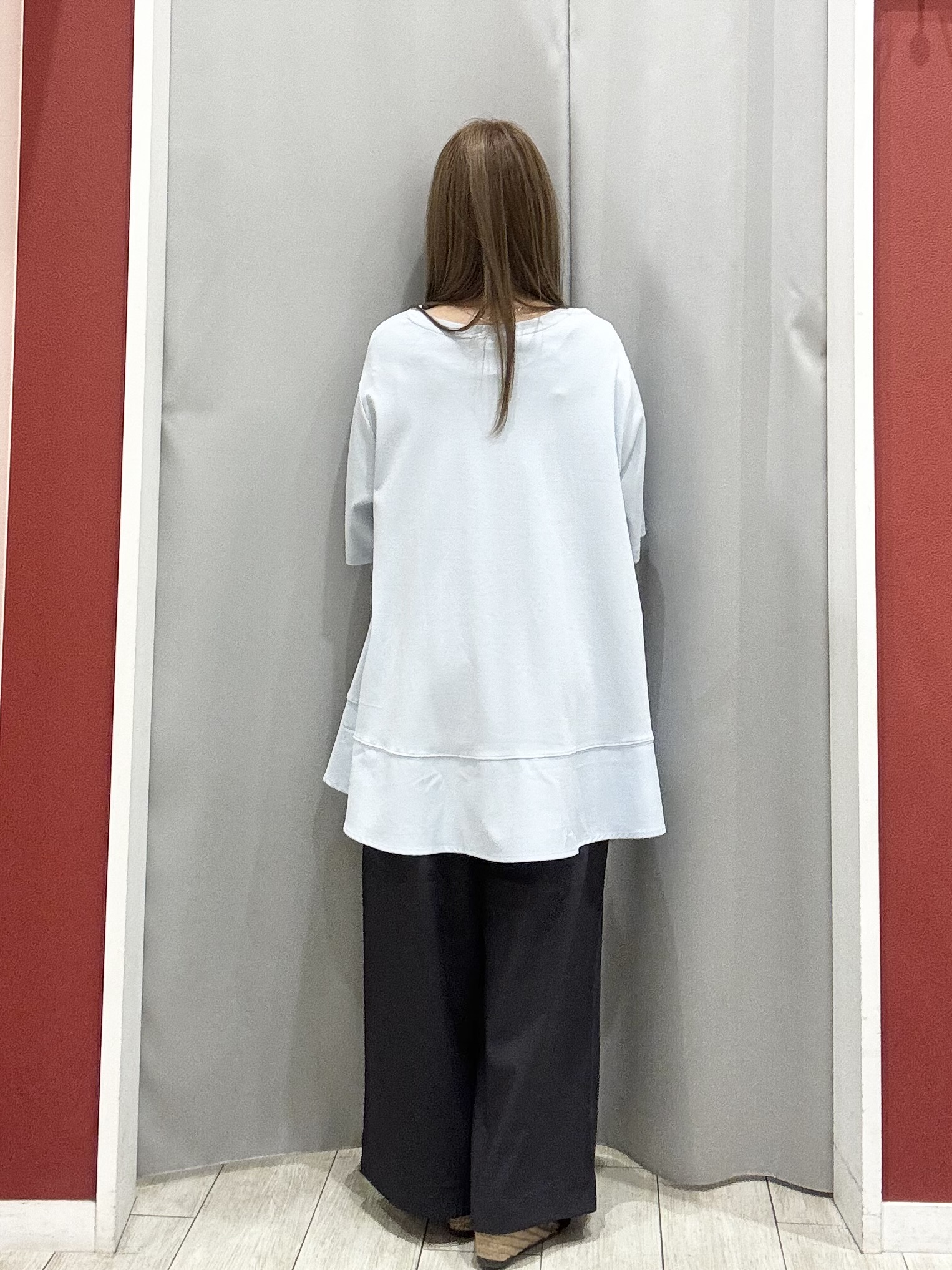 shioさんの「SHOO･LA･RUE｜【ひんやり/洗濯機可/S-LL】オンにもオフにも マルチに使えるボタンレスカーディガン」を使ったコーディネート