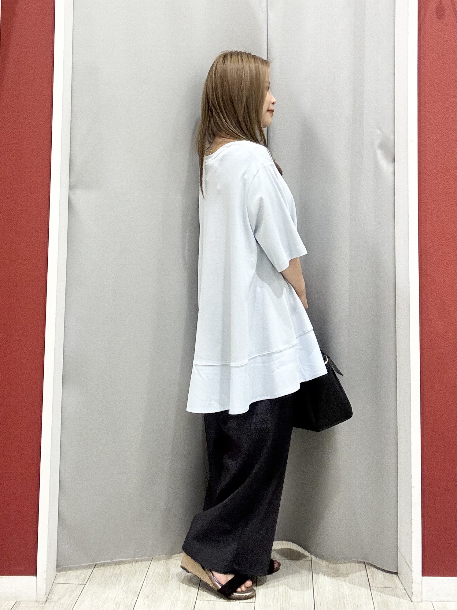 shioさんの「SHOO･LA･RUE｜【ひんやり/洗濯機可/S-LL】オンにもオフにも マルチに使えるボタンレスカーディガン」を使ったコーディネート