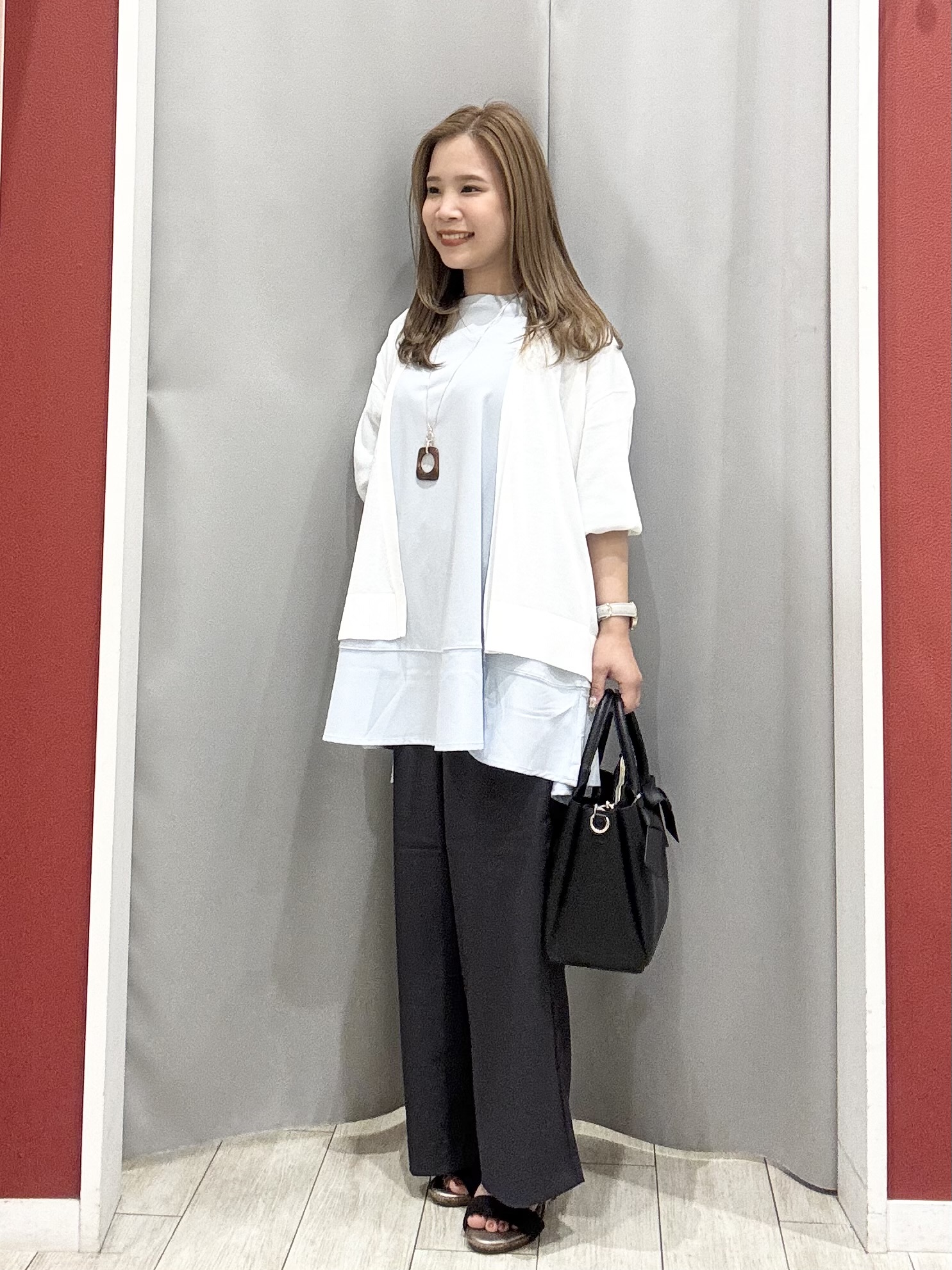 shioさんの「SHOO･LA･RUE｜【ひんやり/洗濯機可/S-LL】オンにもオフにも マルチに使えるボタンレスカーディガン」を使ったコーディネート