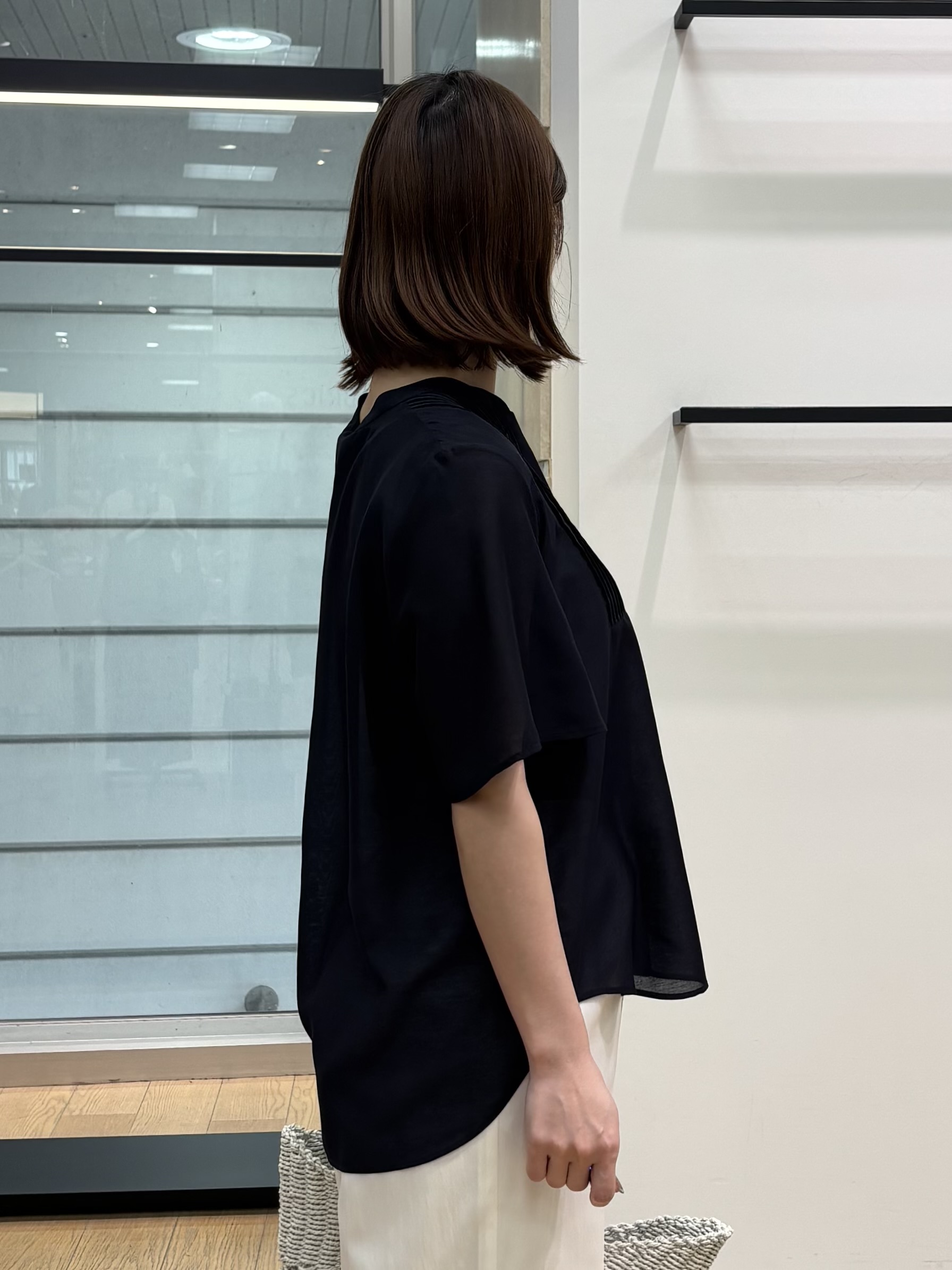 asamiさんの「INDIVI｜【接触冷感/洗える】シアーシャンブレーピンタックブラウス」を使ったコーディネート