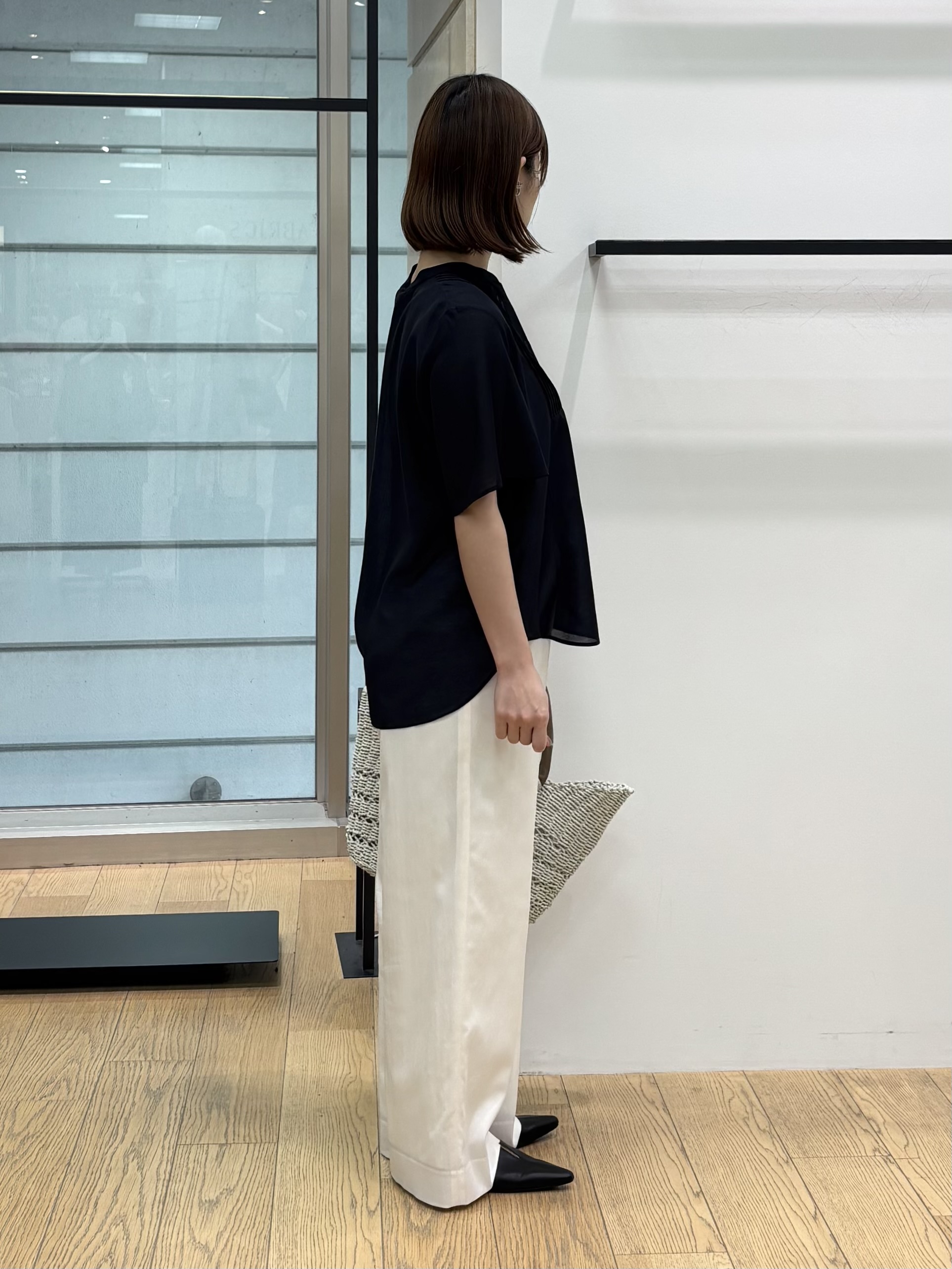 asamiさんの「INDIVI｜【接触冷感/洗える】シアーシャンブレーピンタックブラウス」を使ったコーディネート