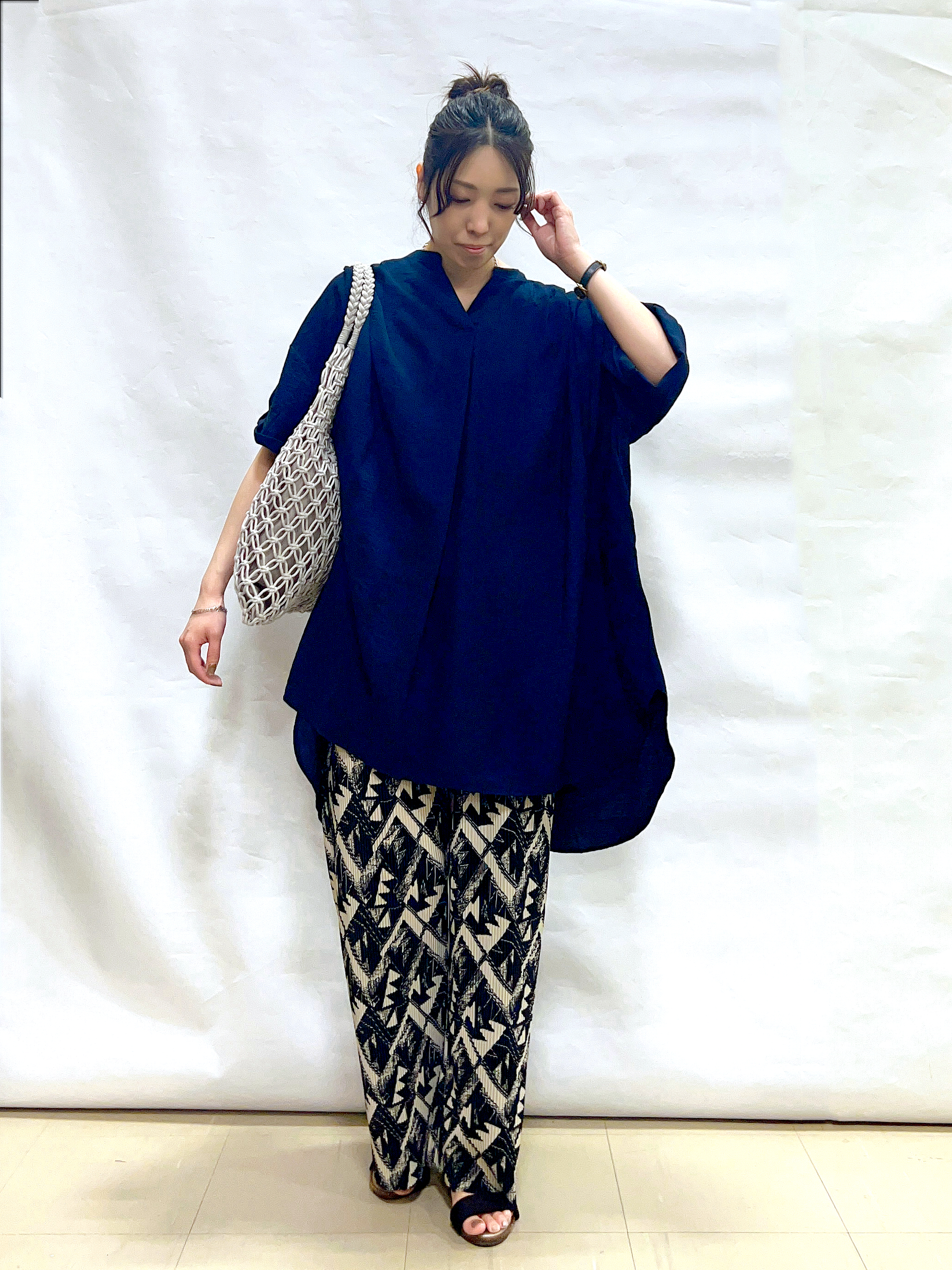 まっつんさんの「SHOO･LA･RUE｜【ひんやり/S-LL/洗濯機可】体型カバー叶える 大人のゆるドルマンチュニック」を使ったコーディネート