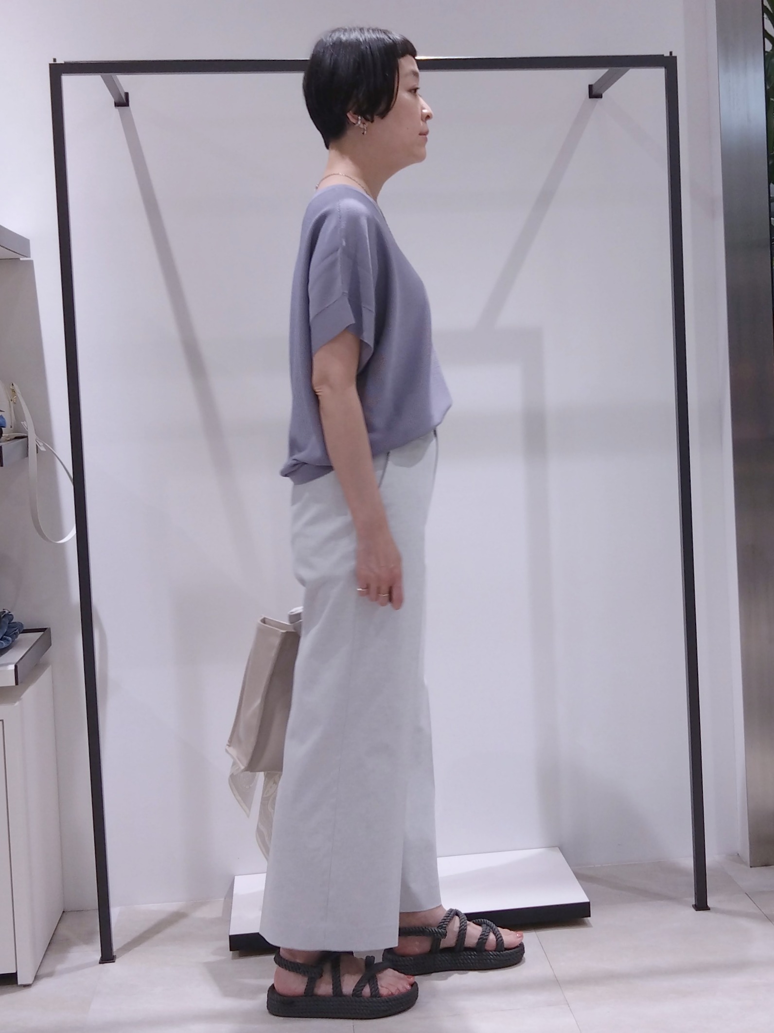 まちこさんの「UNTITLED｜【11色展開/体型カバー】前後2WAYフレンチスリーブニット」を使ったコーディネート