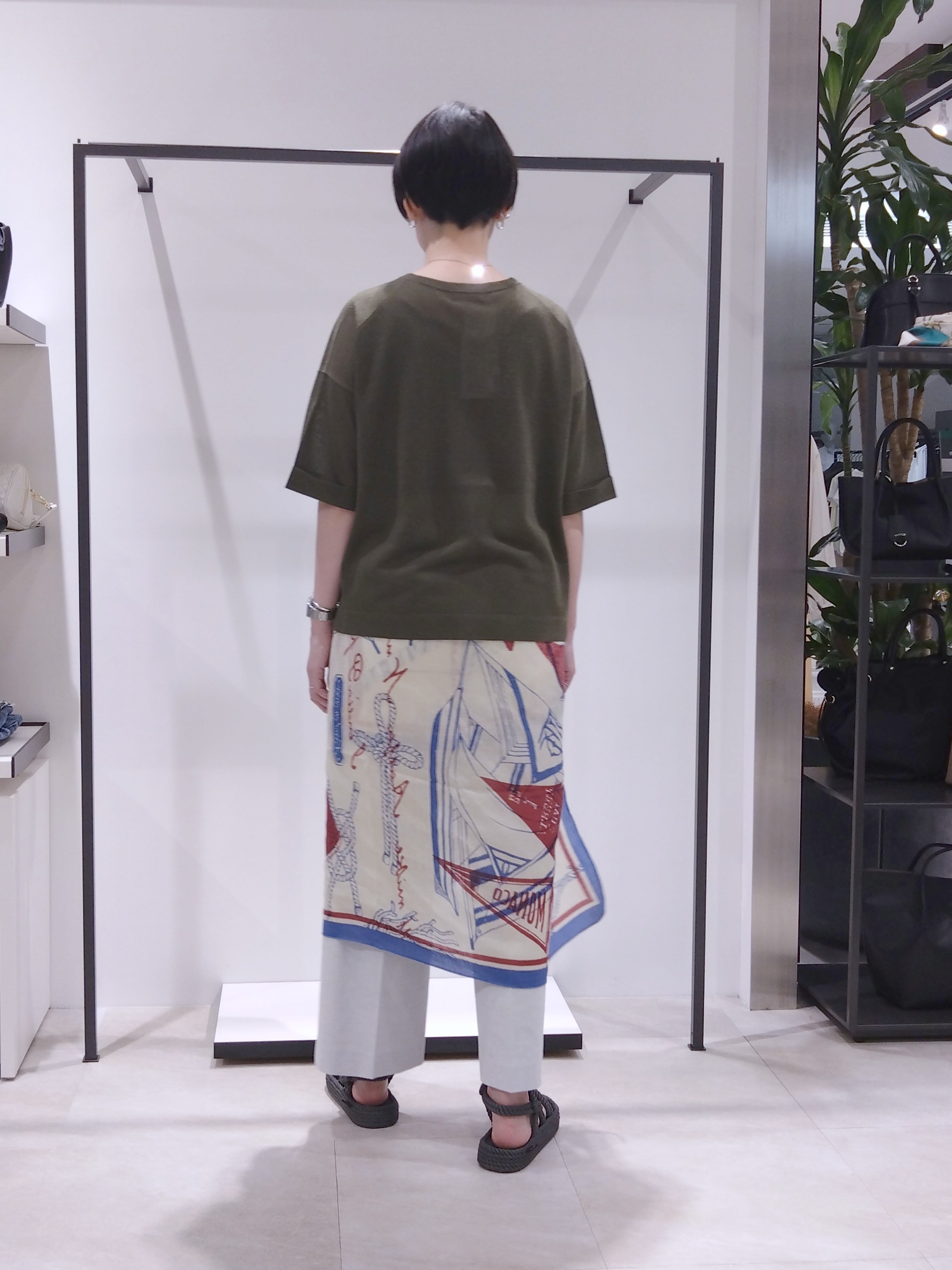 まちこさんの「UNTITLED｜【アンサンブル可/Tシャツ風/ゆったり】リラックスニットトップス」を使ったコーディネート