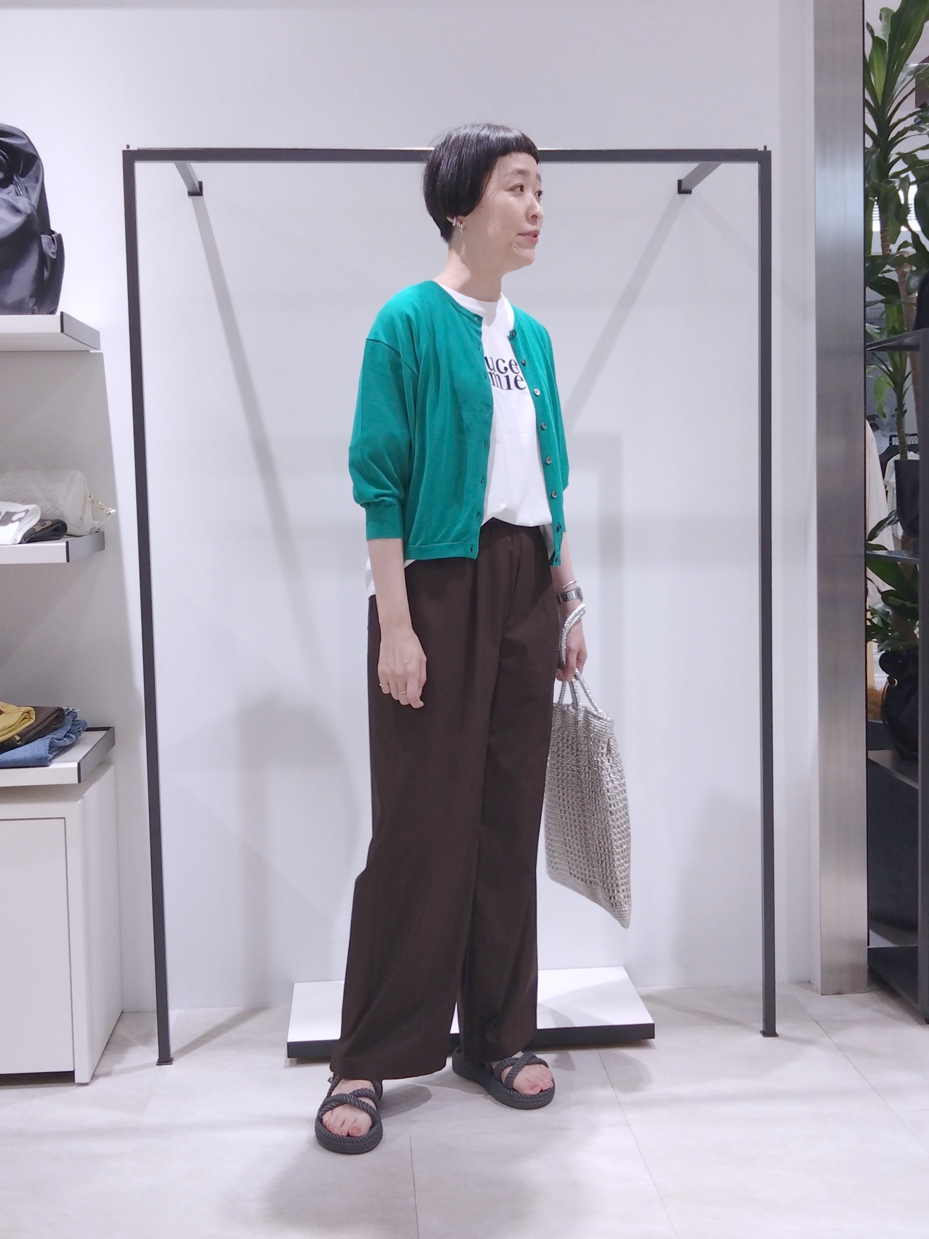 まちこさんの「UNTITLED｜【ウエストゴム】タフタワイドパンツ」を使ったコーディネート