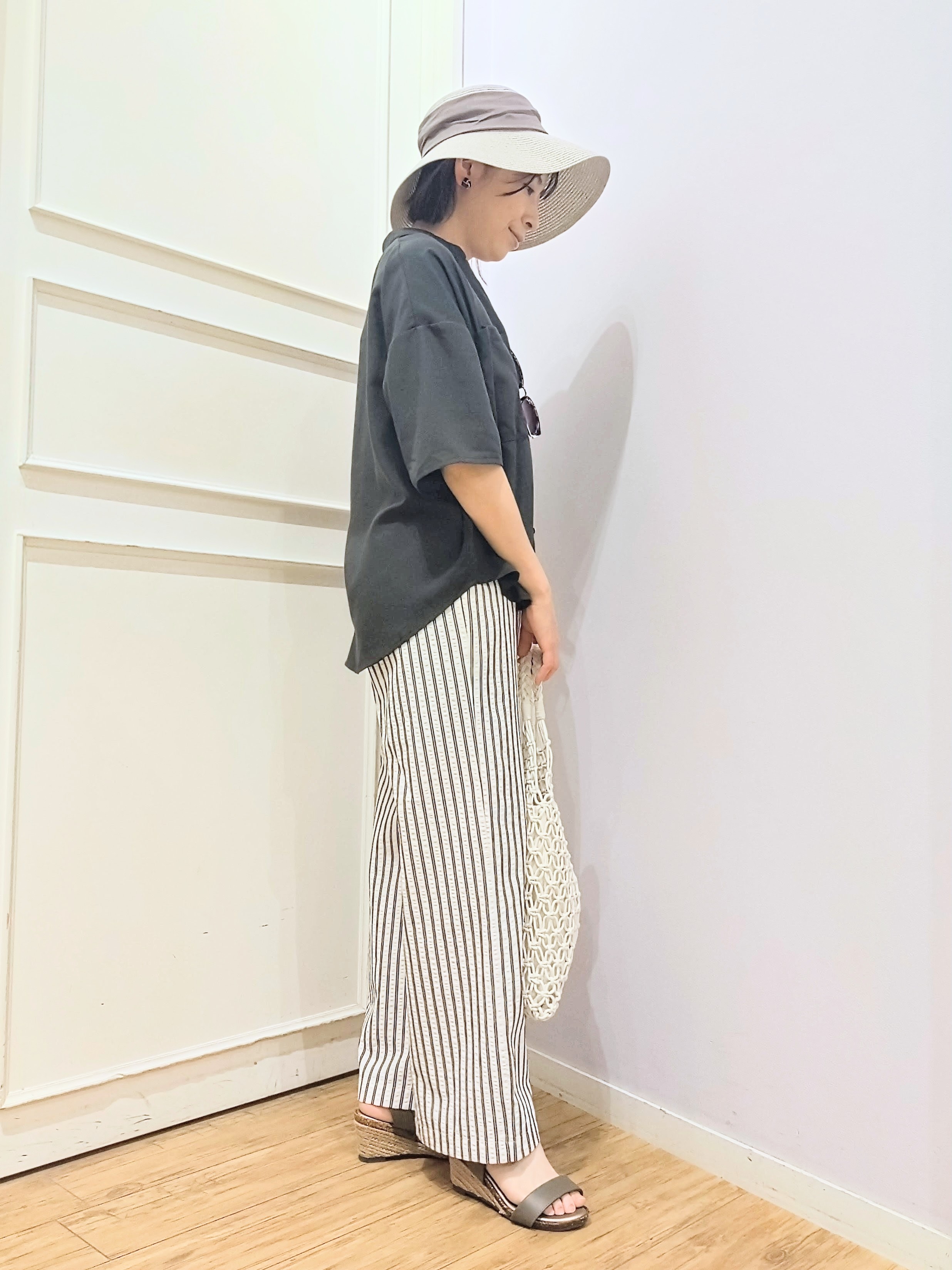 miomioさんの「SHOO･LA･RUE｜【洗濯機可/S-LL】大人の抜け感 ゆるっと5分袖シャツ」を使ったコーディネート